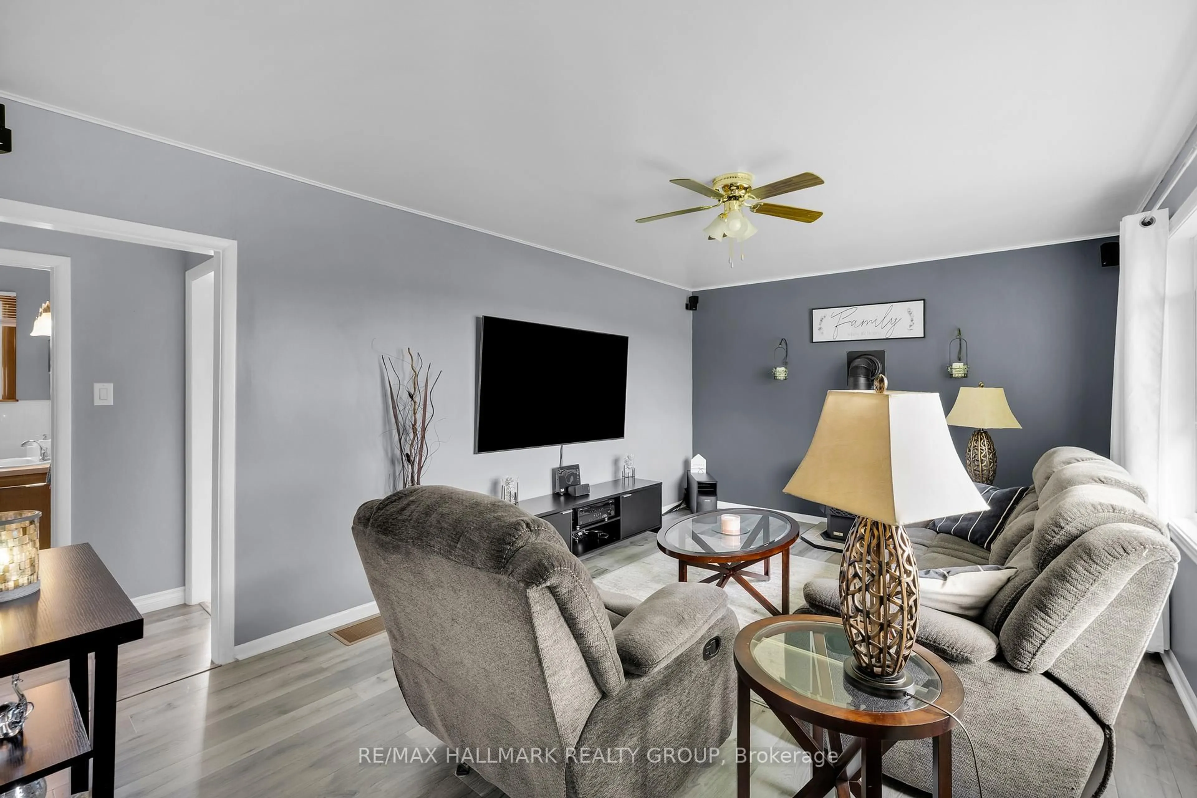 Living room with furniture, unknown for 10220 Broken Second Rd, South Dundas Ontario K0E 1K0