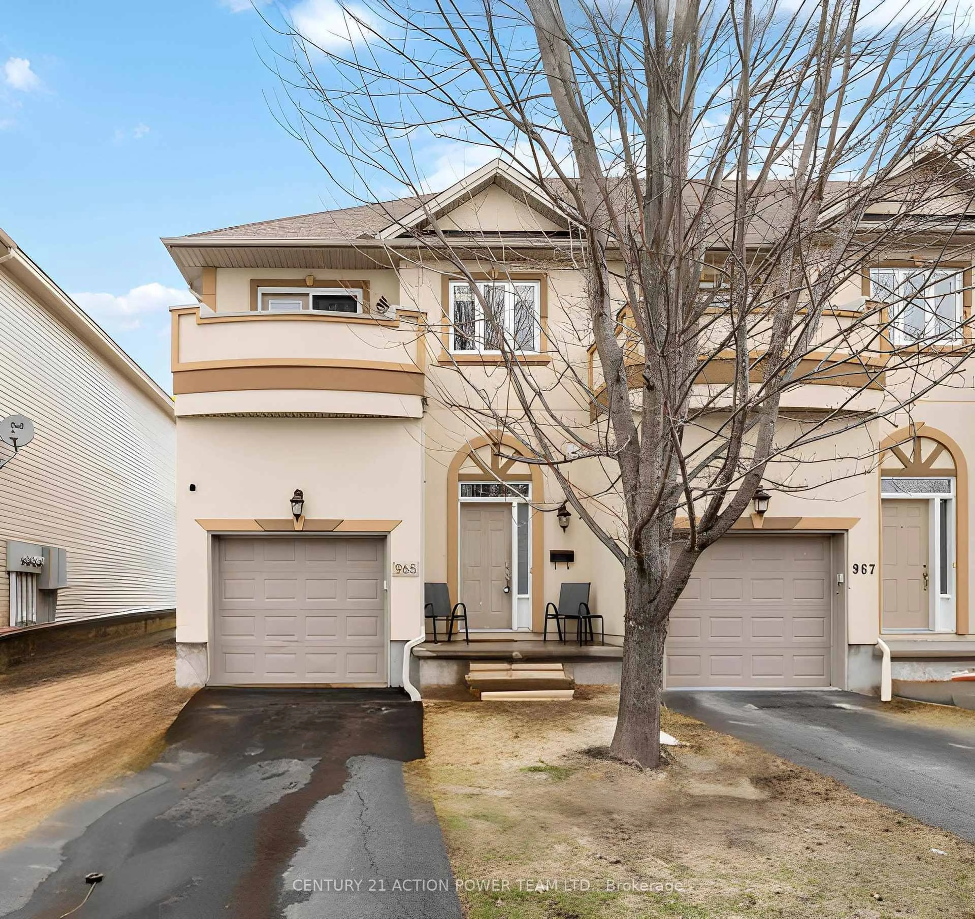 A pic from outside/outdoor area/front of a property/back of a property/a pic from drone, street for 965 GOSNELL Terr, Ottawa Ontario K4A 5C5