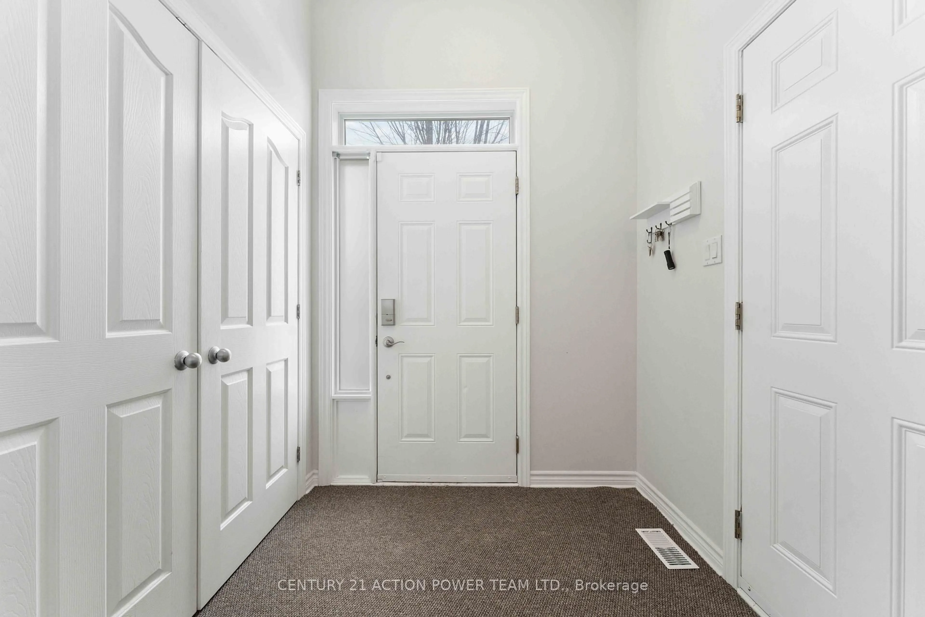 Indoor entryway for 965 GOSNELL Terr, Ottawa Ontario K4A 5C5