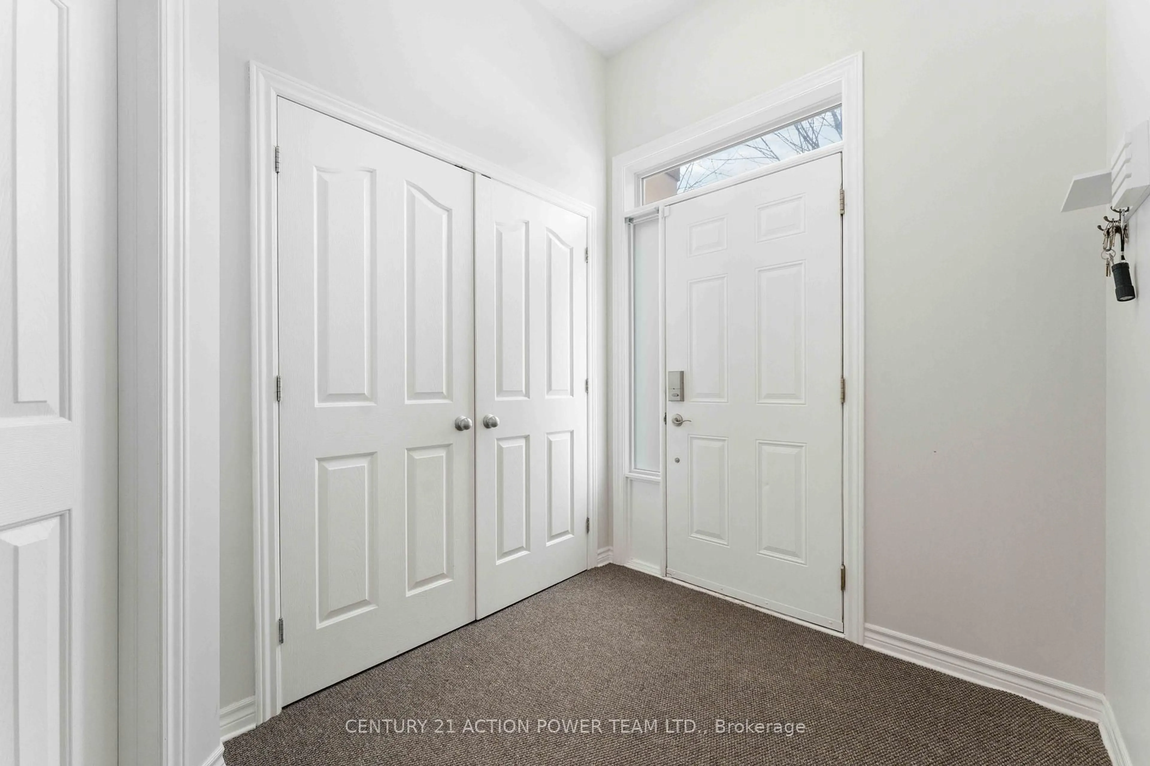 Indoor entryway for 965 GOSNELL Terr, Ottawa Ontario K4A 5C5
