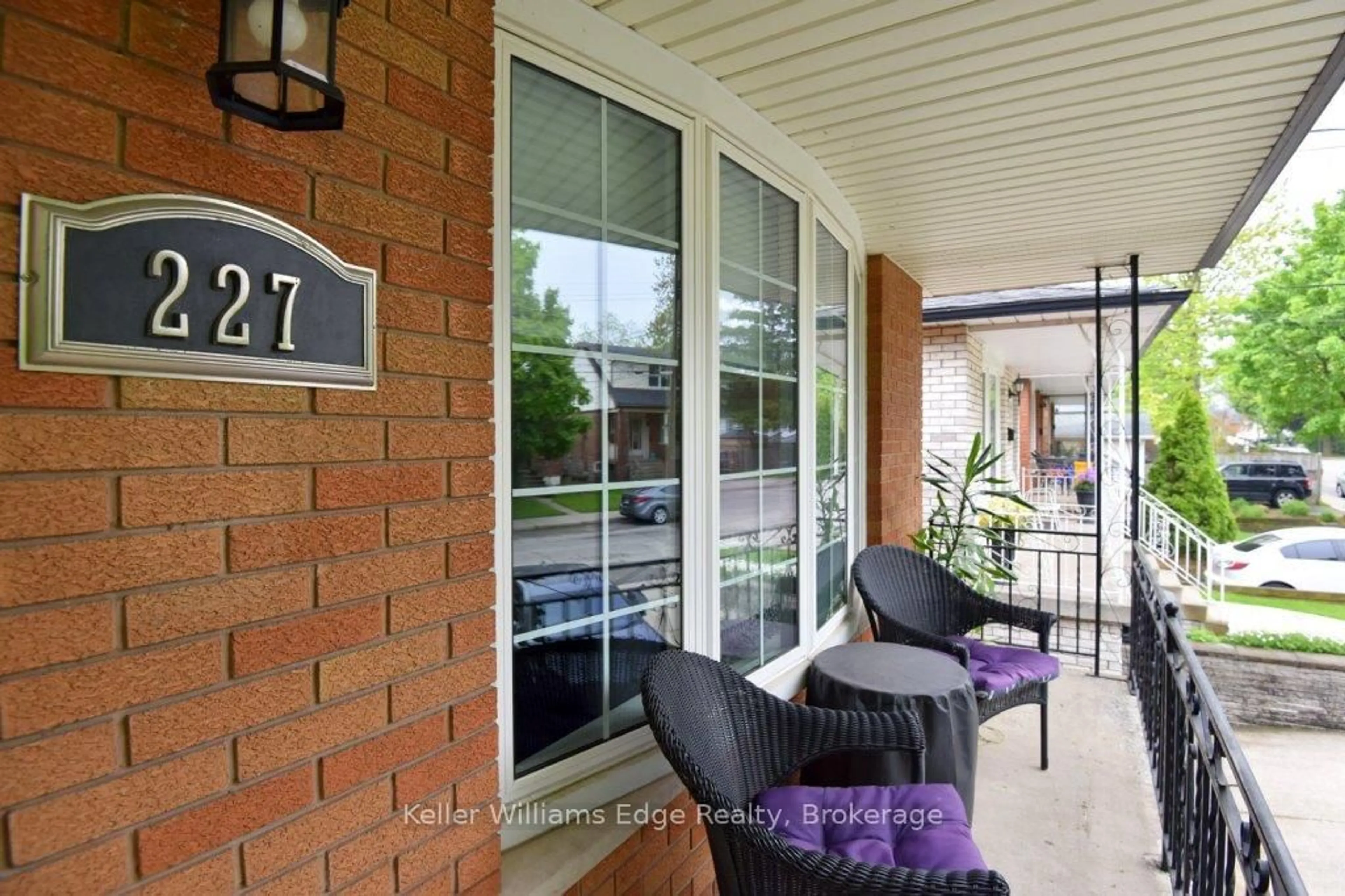 Unknown for 227 East 8th St, Hamilton Ontario L9A 3L7