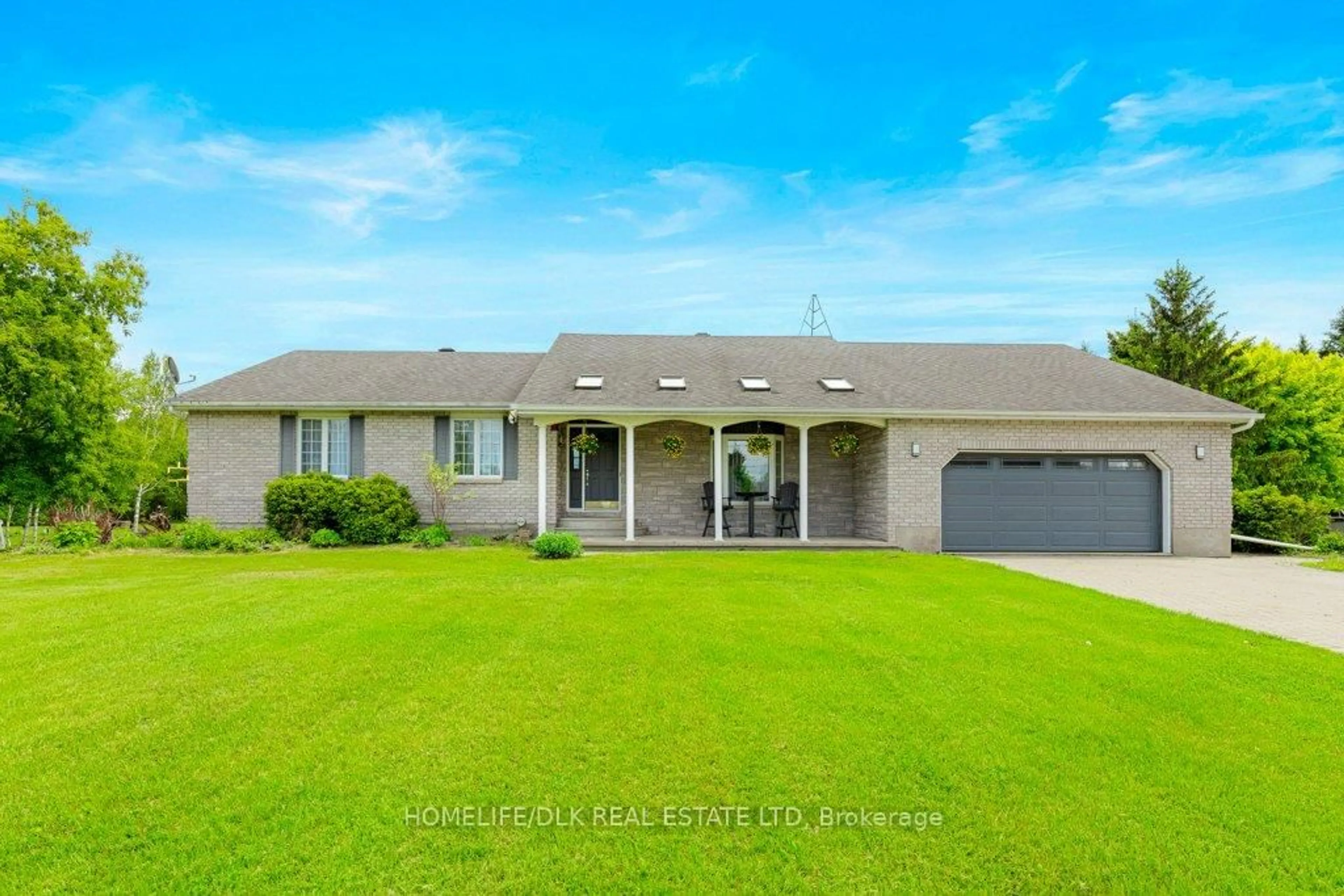 Home with vinyl exterior material, water/lake/river/ocean view for 2731 Mcintosh Rd, Augusta Ontario K0E 1T0