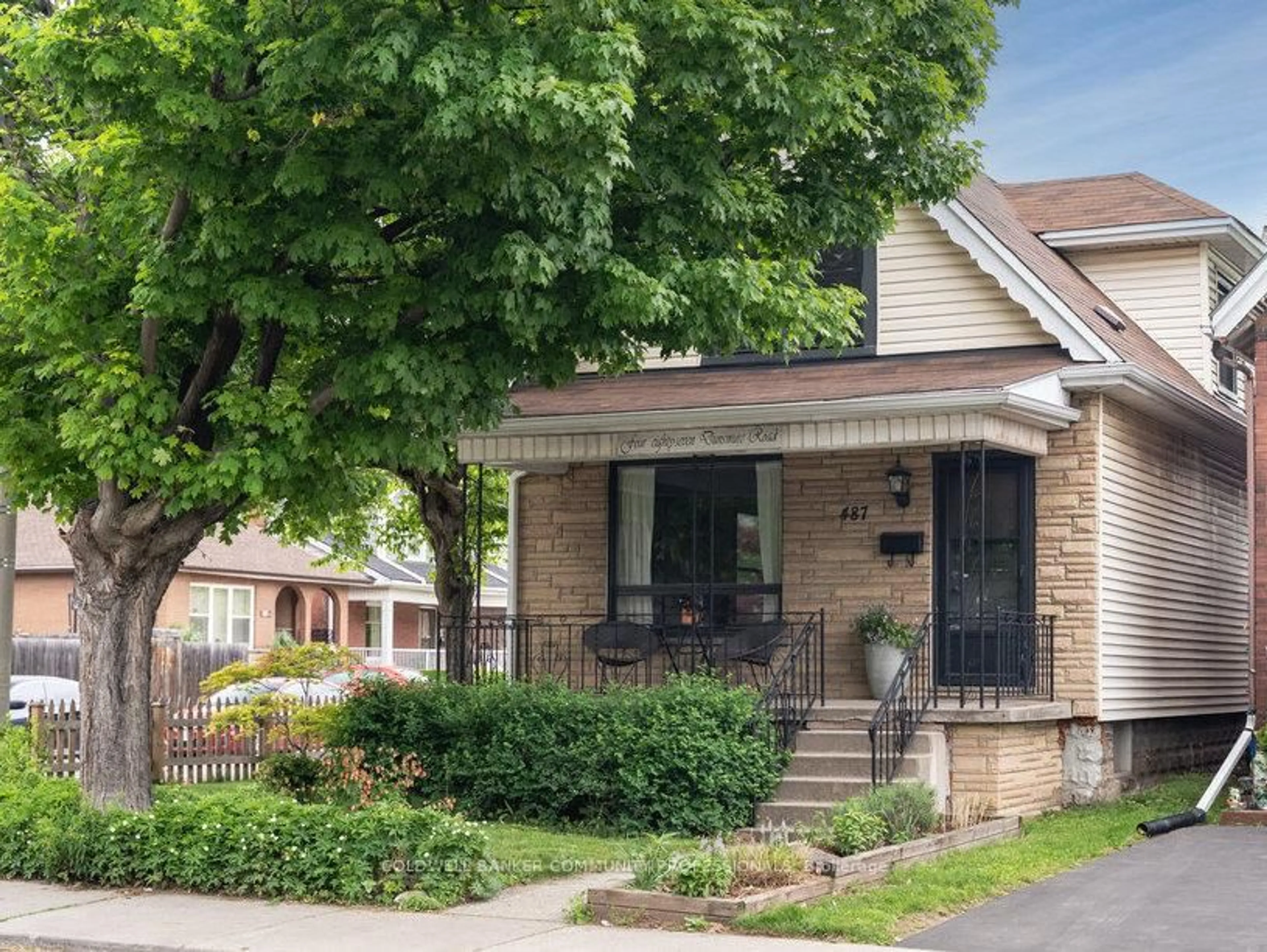 Home with brick exterior material, street for 487 Dunsmure Rd, Hamilton Ontario L8H 1G8