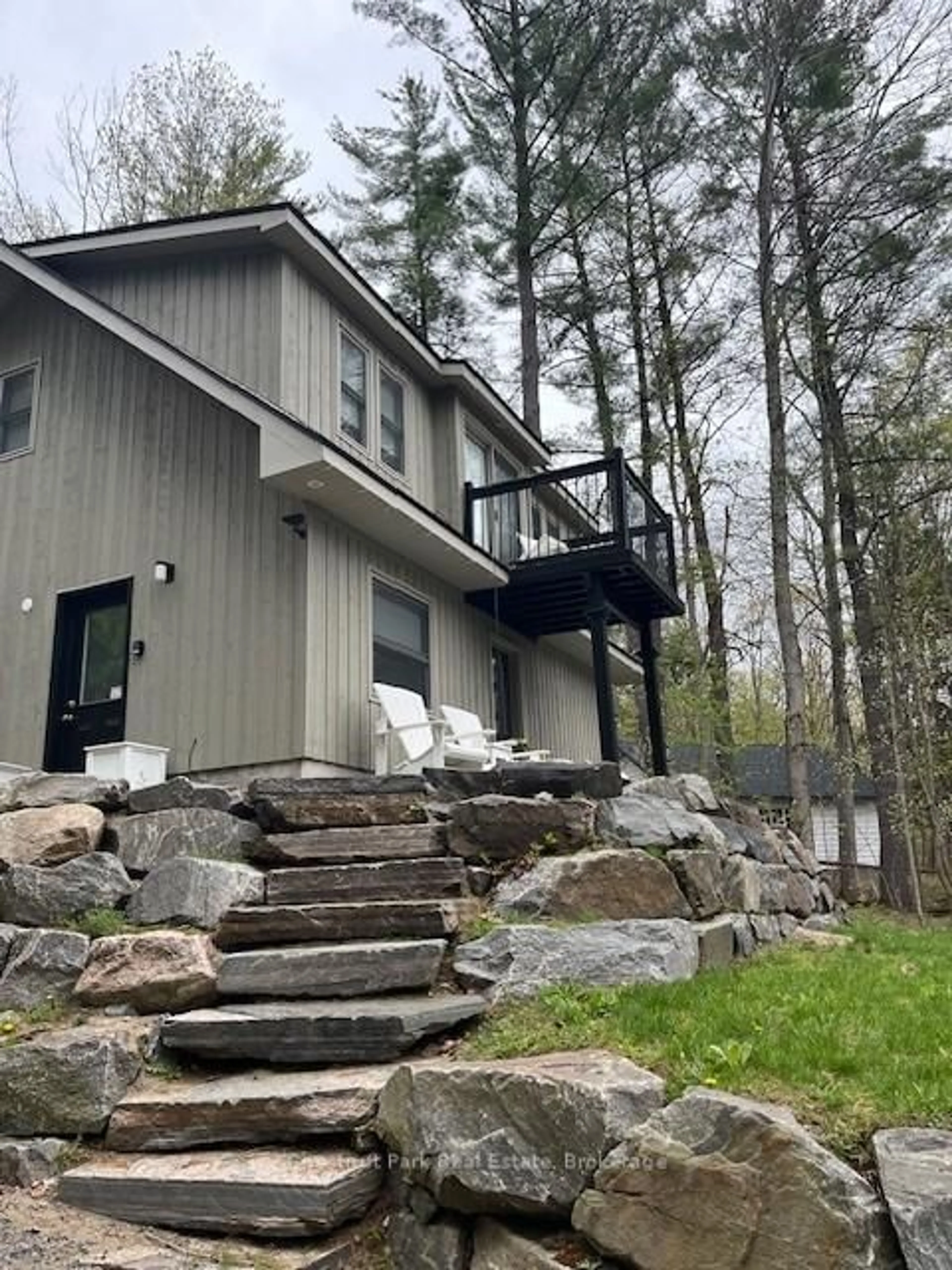 Home with vinyl exterior material, unknown for 1011 Beaumaris Rd ##4, Muskoka Lakes Ontario P1L 1W8