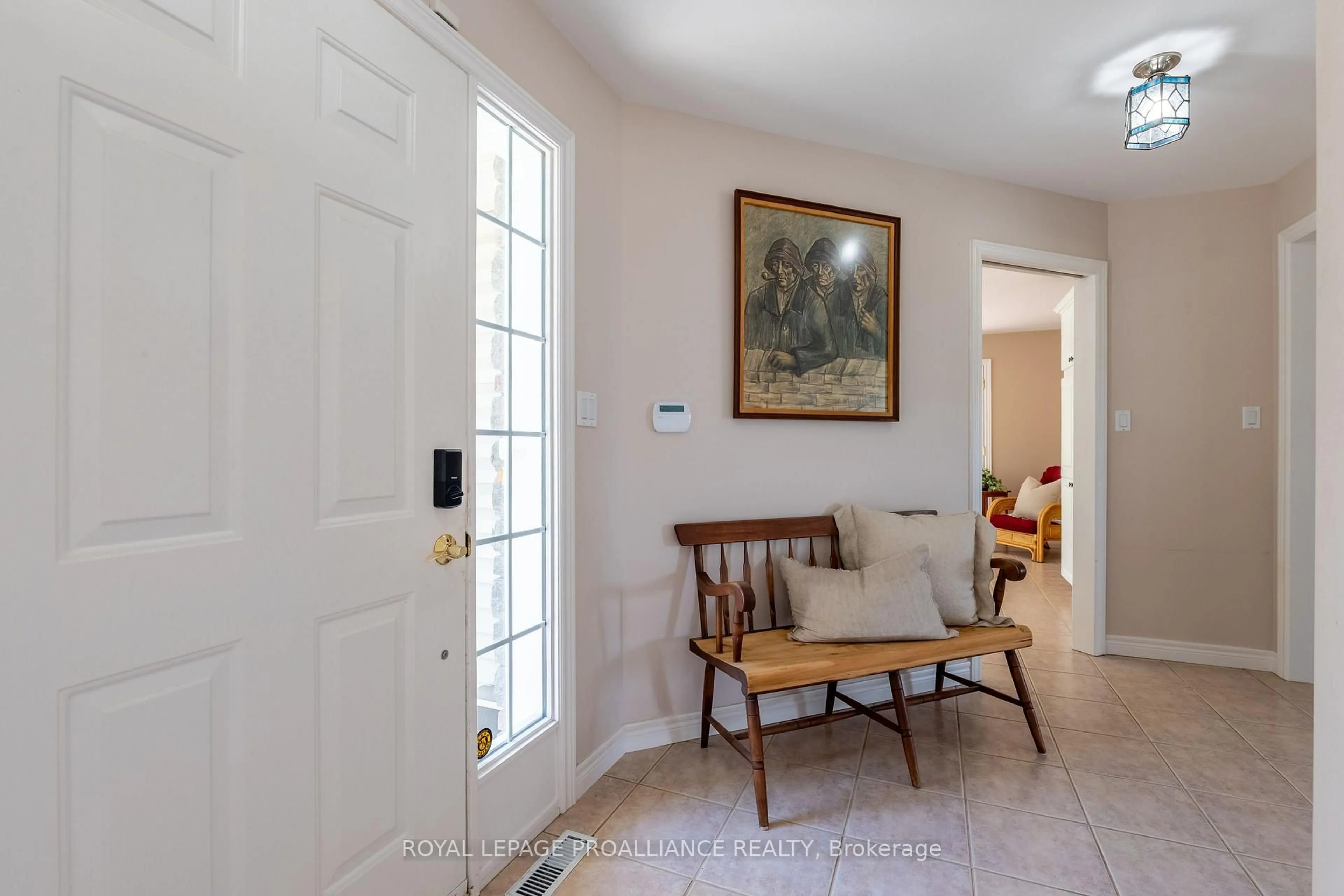 Indoor entryway for 480 Vermilyea Rd, Belleville Ontario K8N 4Z5