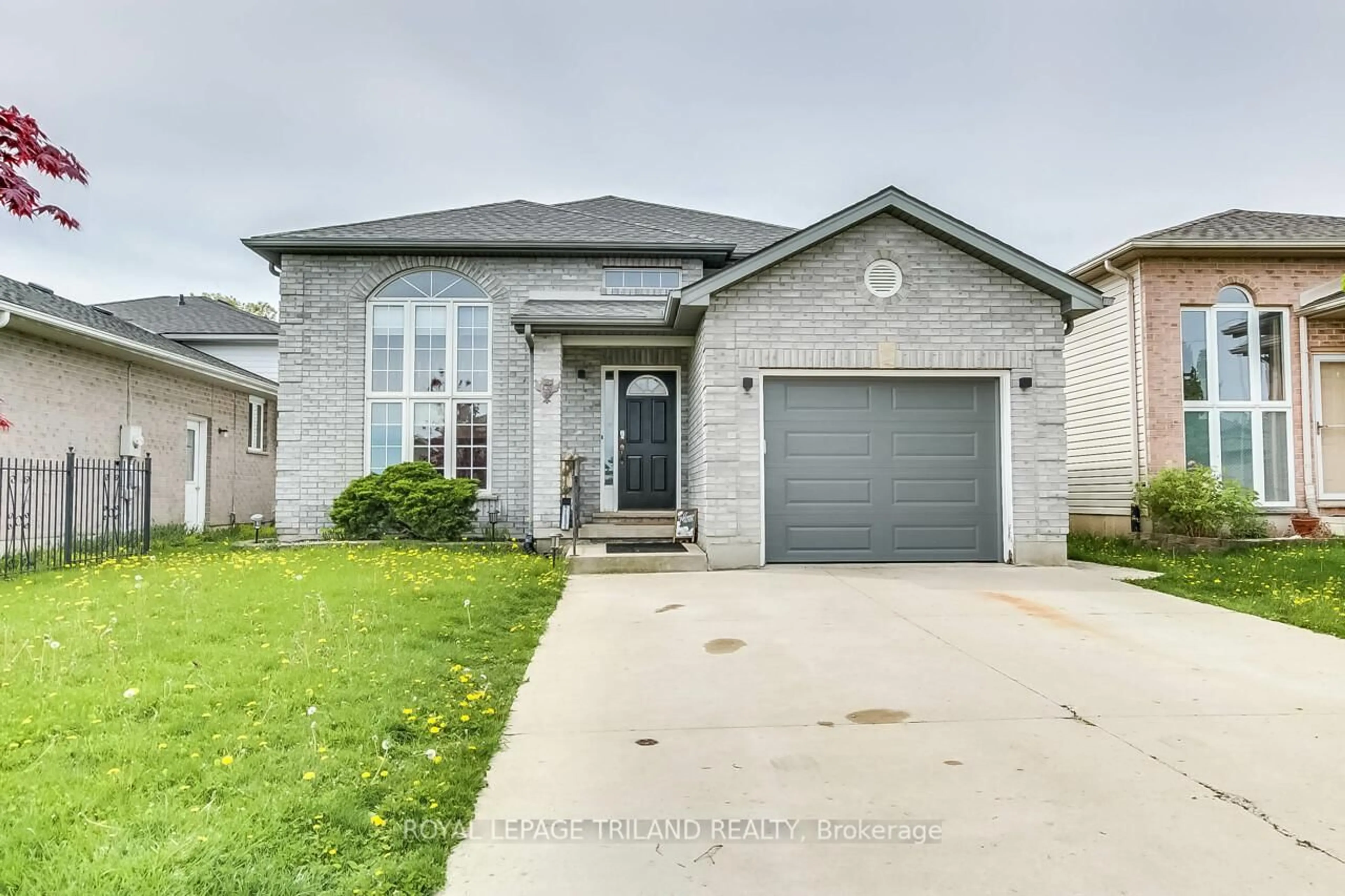 Home with brick exterior material, street for 41805 North St, Southwold Ontario N5P 4L7