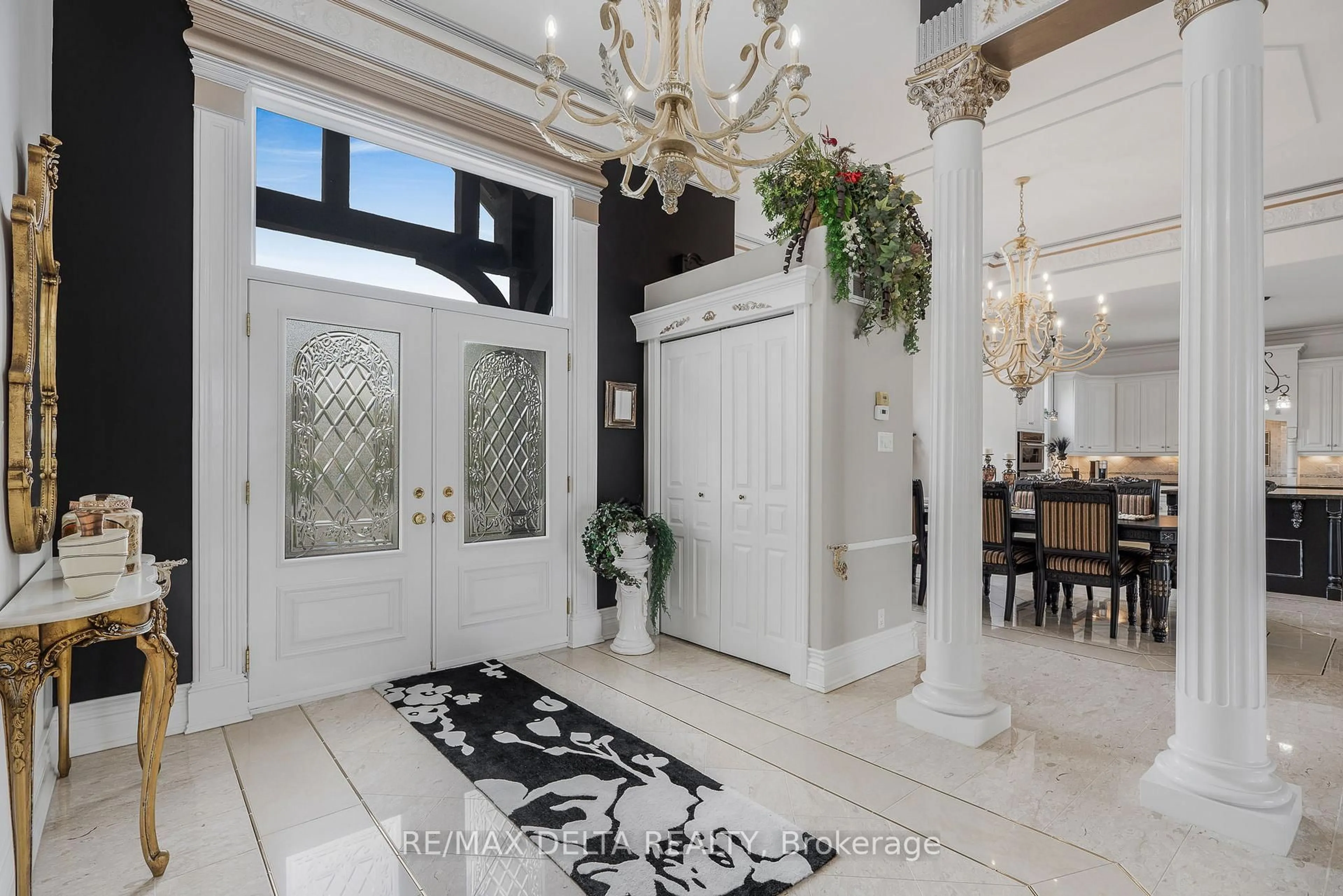 Indoor entryway for 2584 Woods St, Clarence-Rockland Ontario K4K 1J2