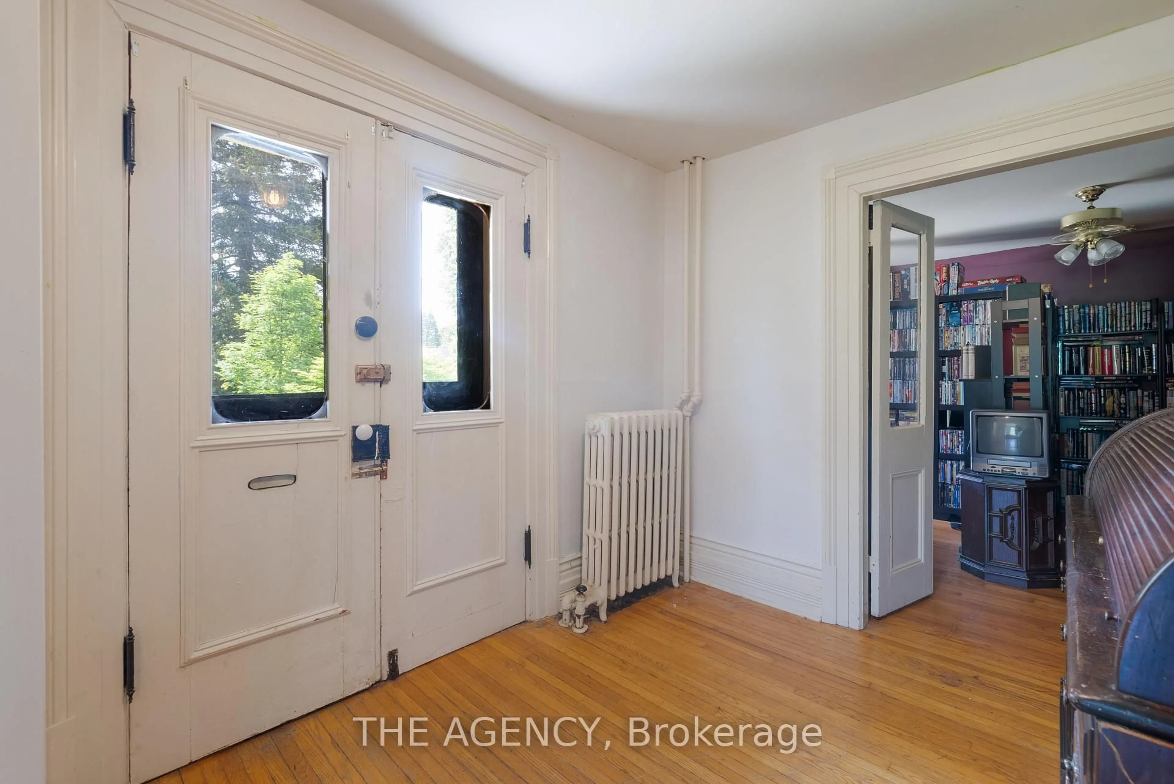 Indoor entryway for 310 Ridout St, Port Hope Ontario L1A 1R1
