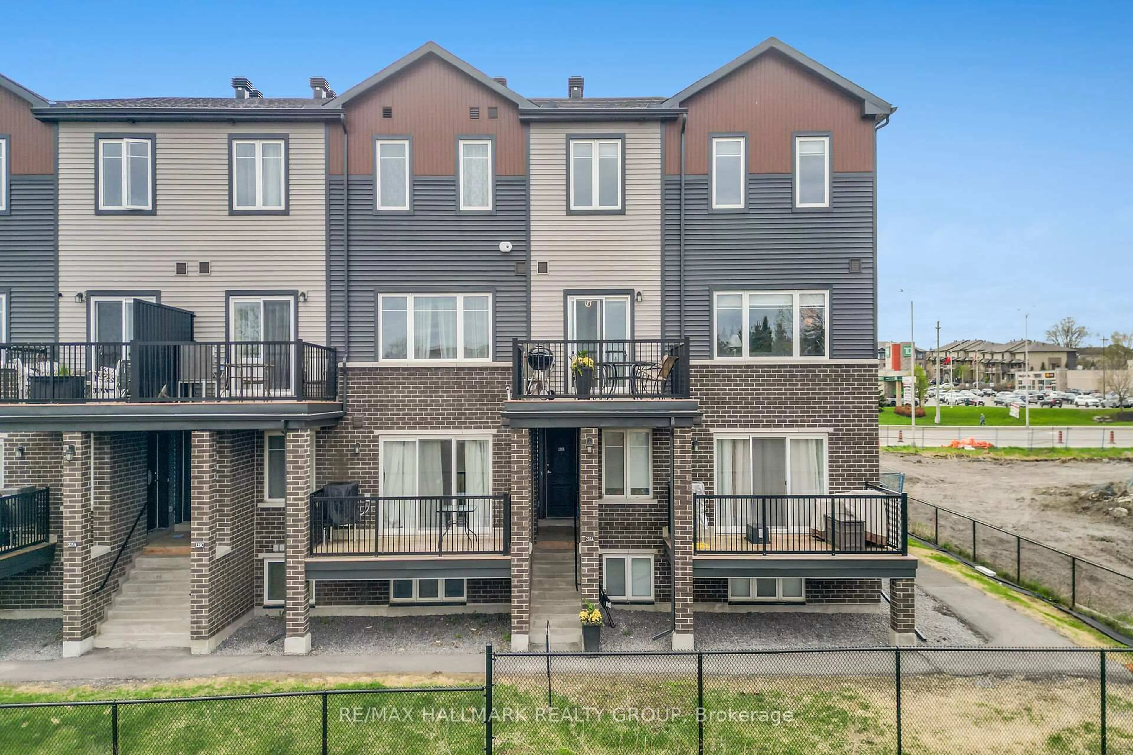 A pic from outside/outdoor area/front of a property/back of a property/a pic from drone, unknown for 235 Eldorado Private #B, Ottawa Ontario K2K 0N9
