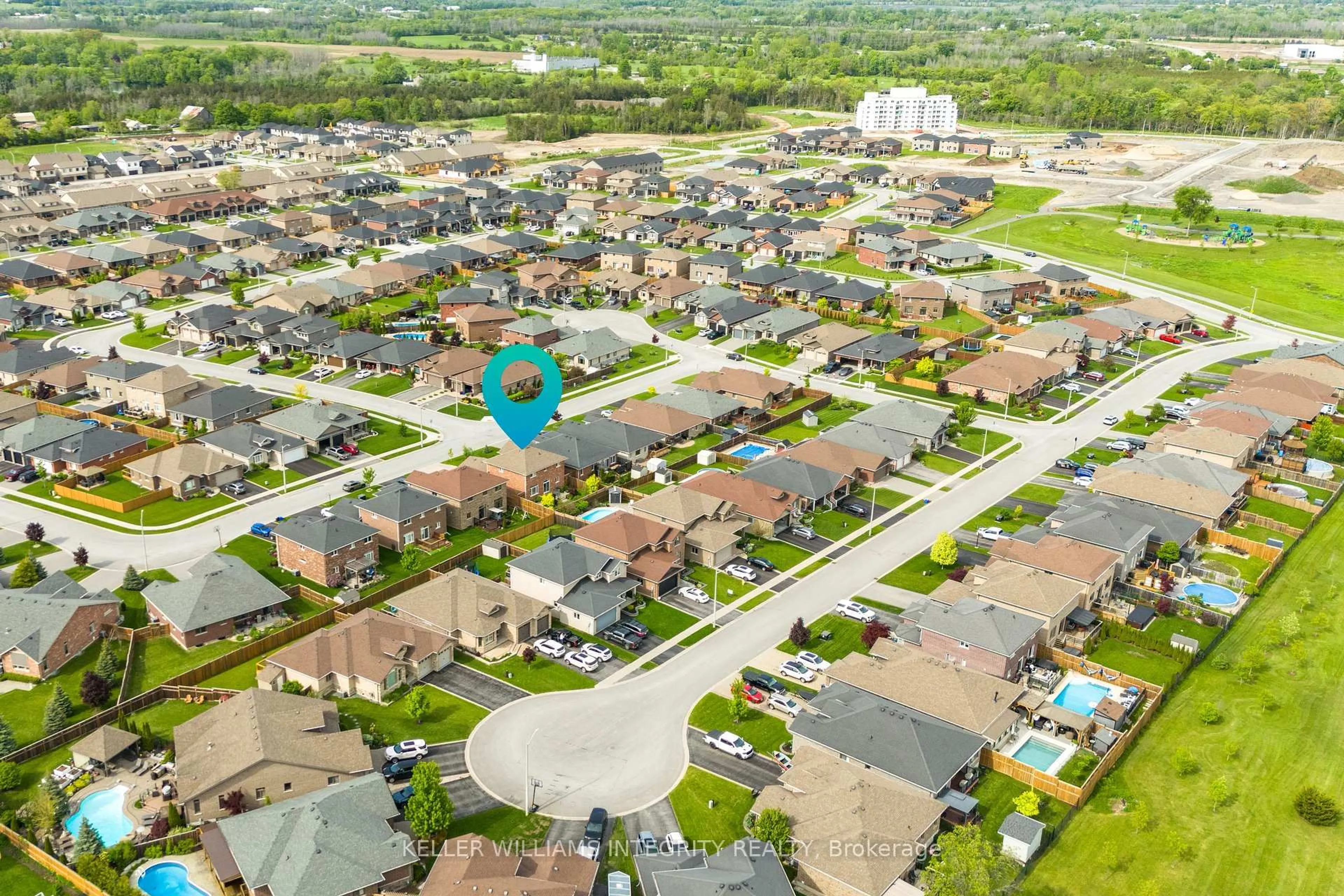 A pic from outside/outdoor area/front of a property/back of a property/a pic from drone, street for 36 Bevan Dr, Belleville Ontario K8N 4Z5