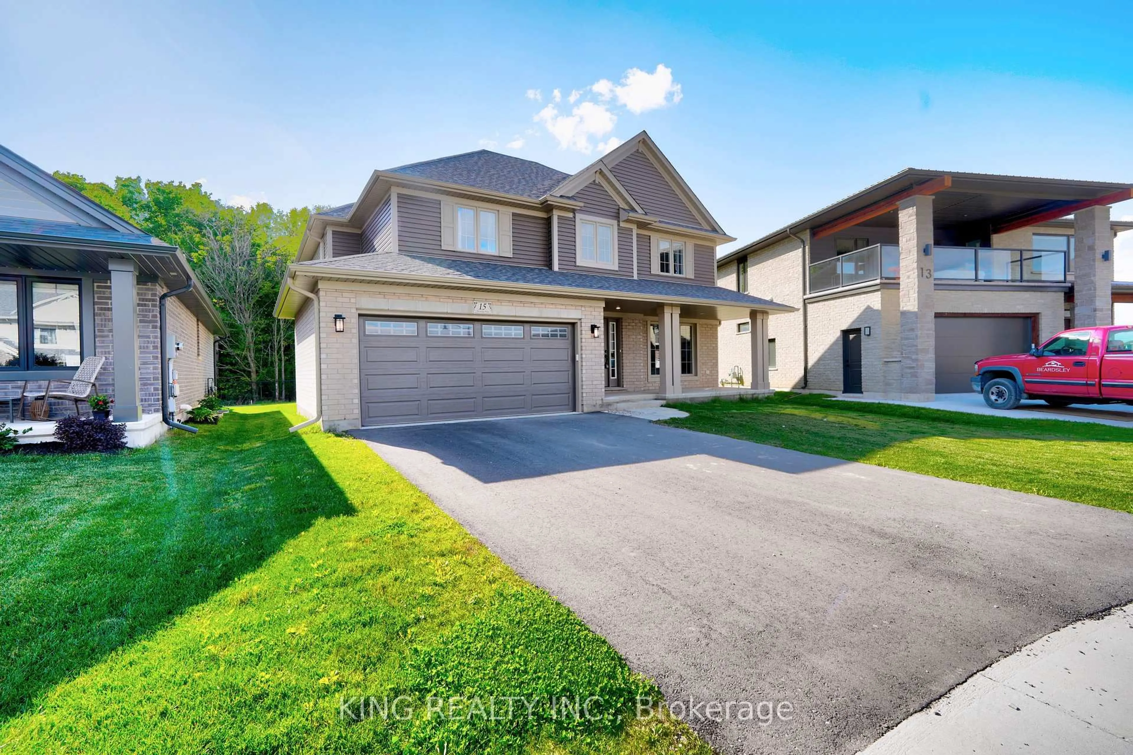 A pic from outside/outdoor area/front of a property/back of a property/a pic from drone, street for 15 Dunning Way, St. Thomas Ontario N5R 0P7