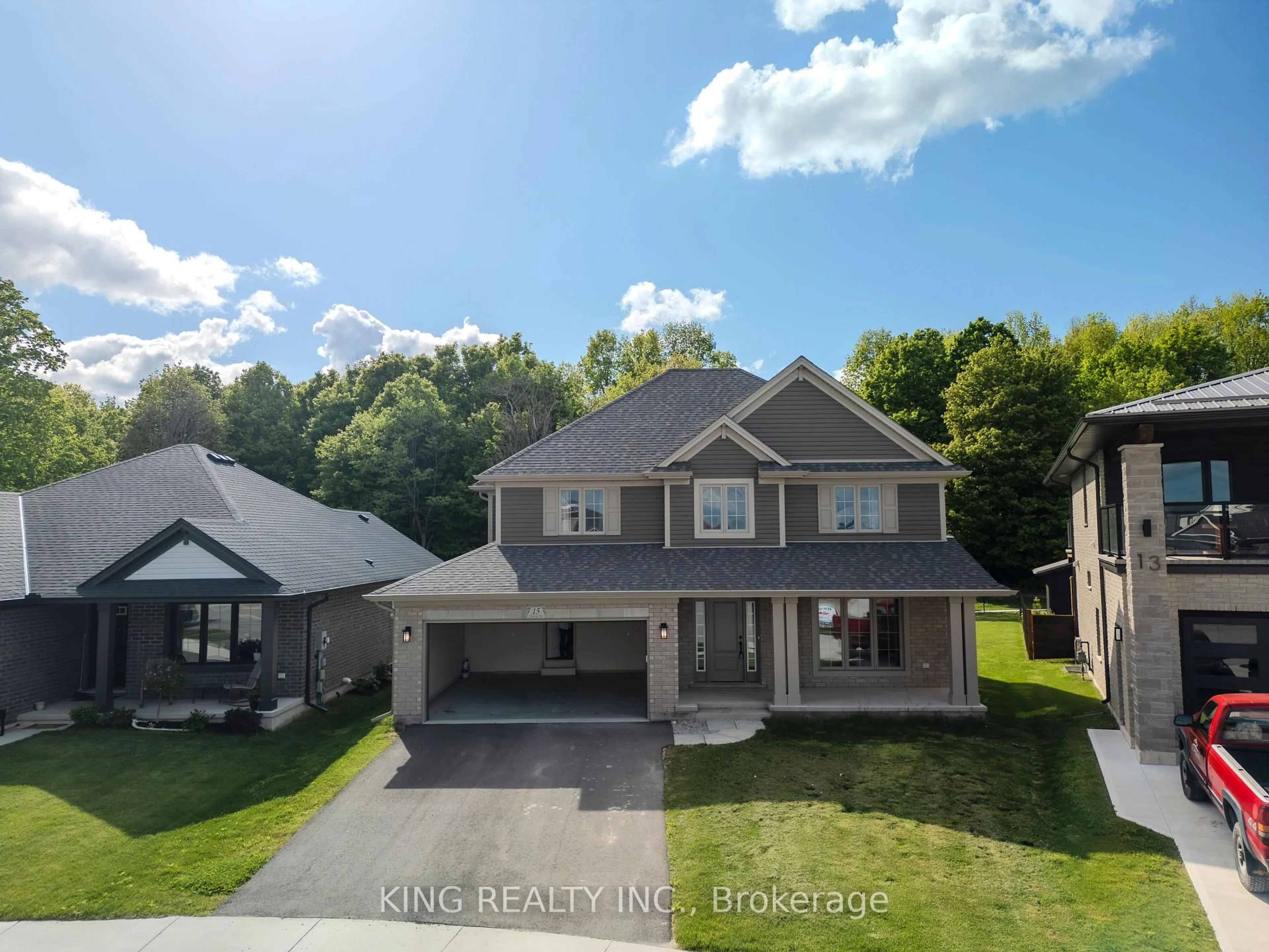 A pic from outside/outdoor area/front of a property/back of a property/a pic from drone, street for 15 Dunning Way, St. Thomas Ontario N5R 0P7