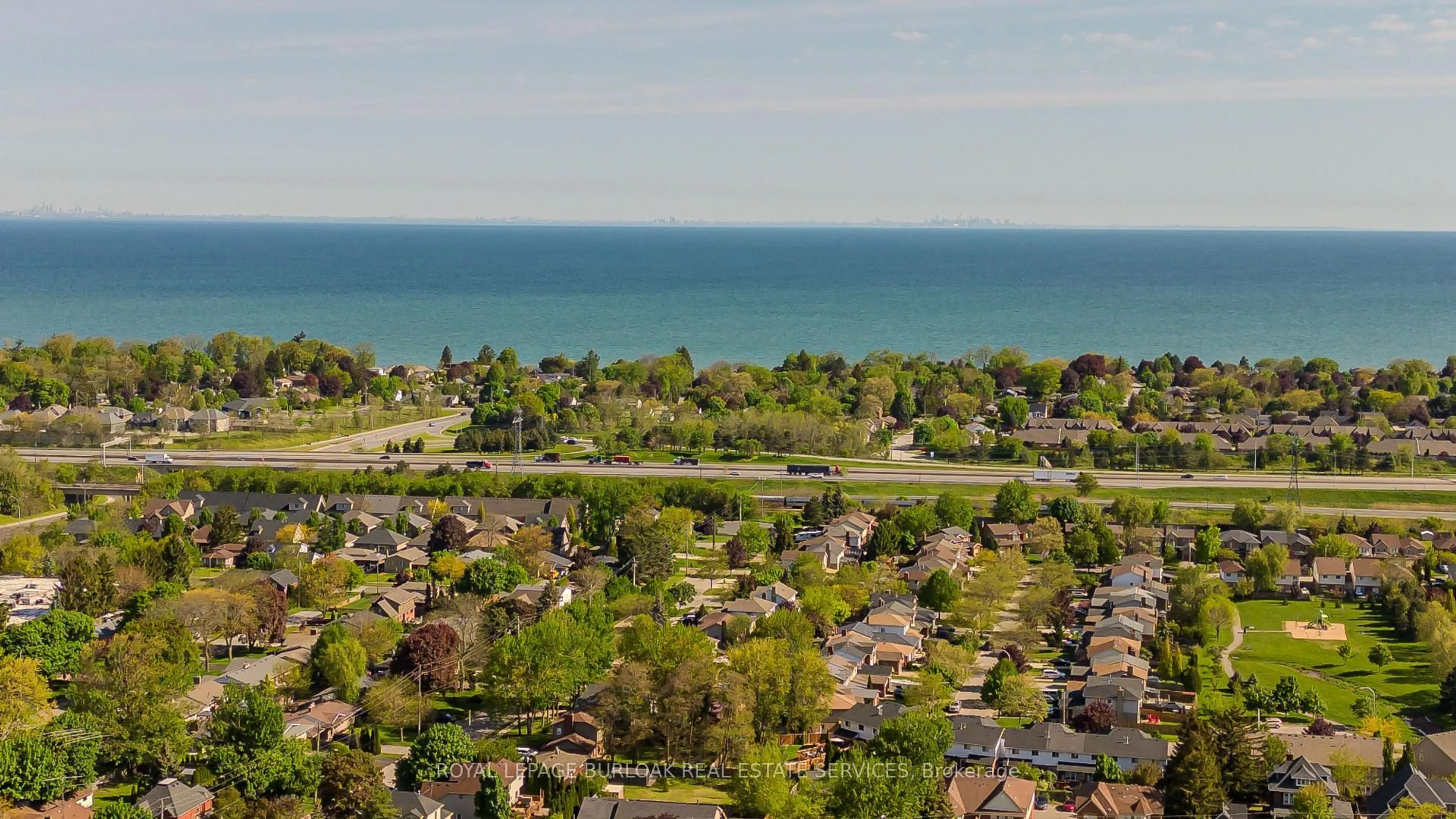A pic from outside/outdoor area/front of a property/back of a property/a pic from drone, water/lake/river/ocean view for 82 Terrace Dr, Grimsby Ontario L3M 1B5