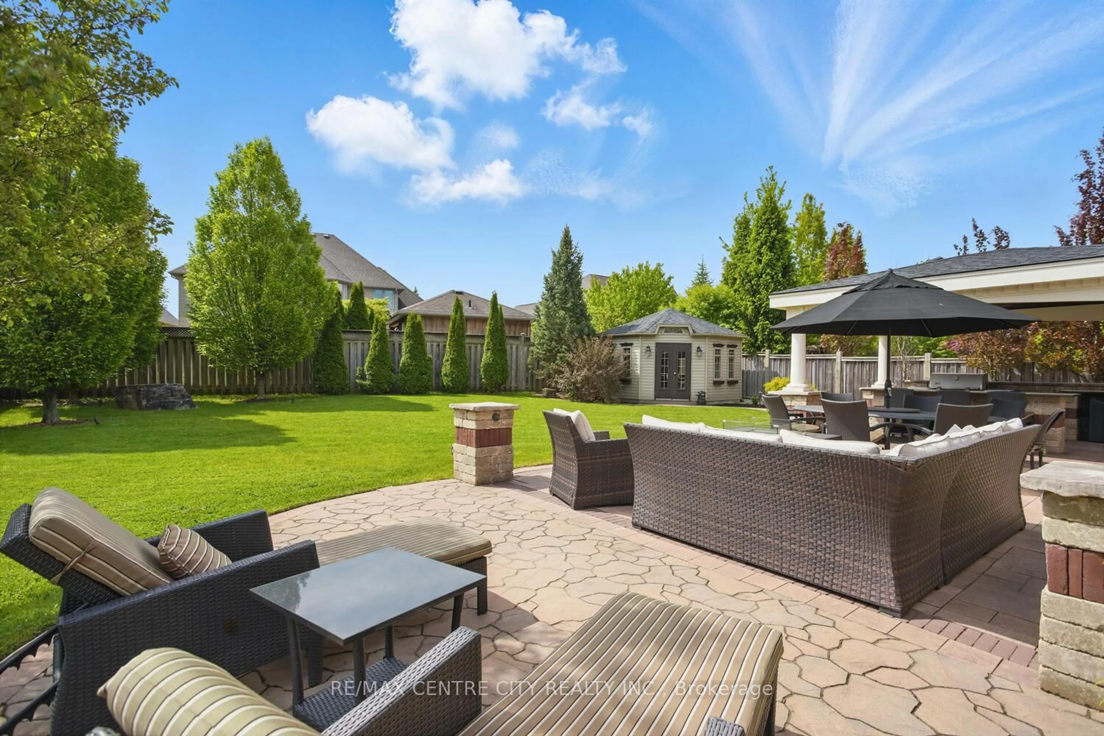 Patio, street for 458 Eagletrace Dr, London North Ontario N6G 0E7