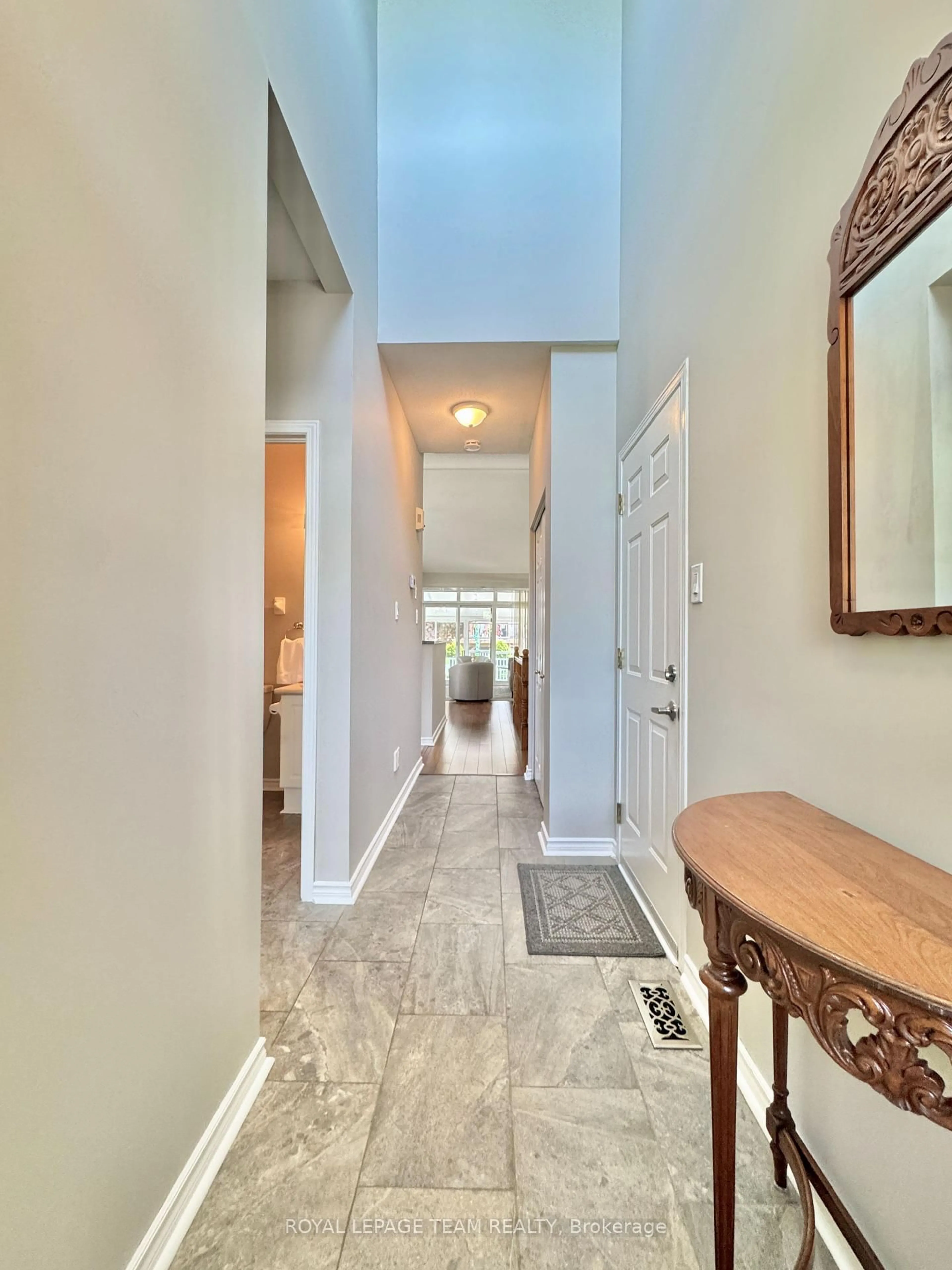 Indoor entryway for 162 Hartsmere Dr, Ottawa Ontario K2S 2H4