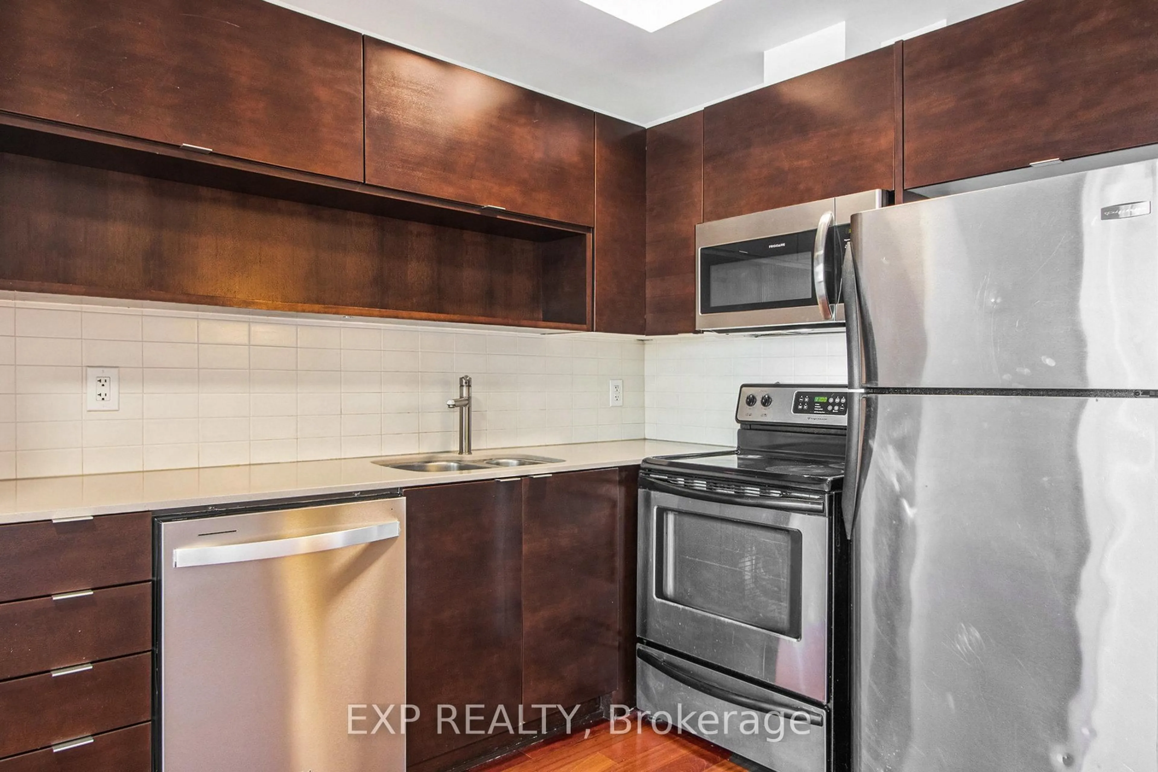 Standard kitchen, unknown for 324 Laurier Ave #1305, Ottawa Ontario K1N 6P6
