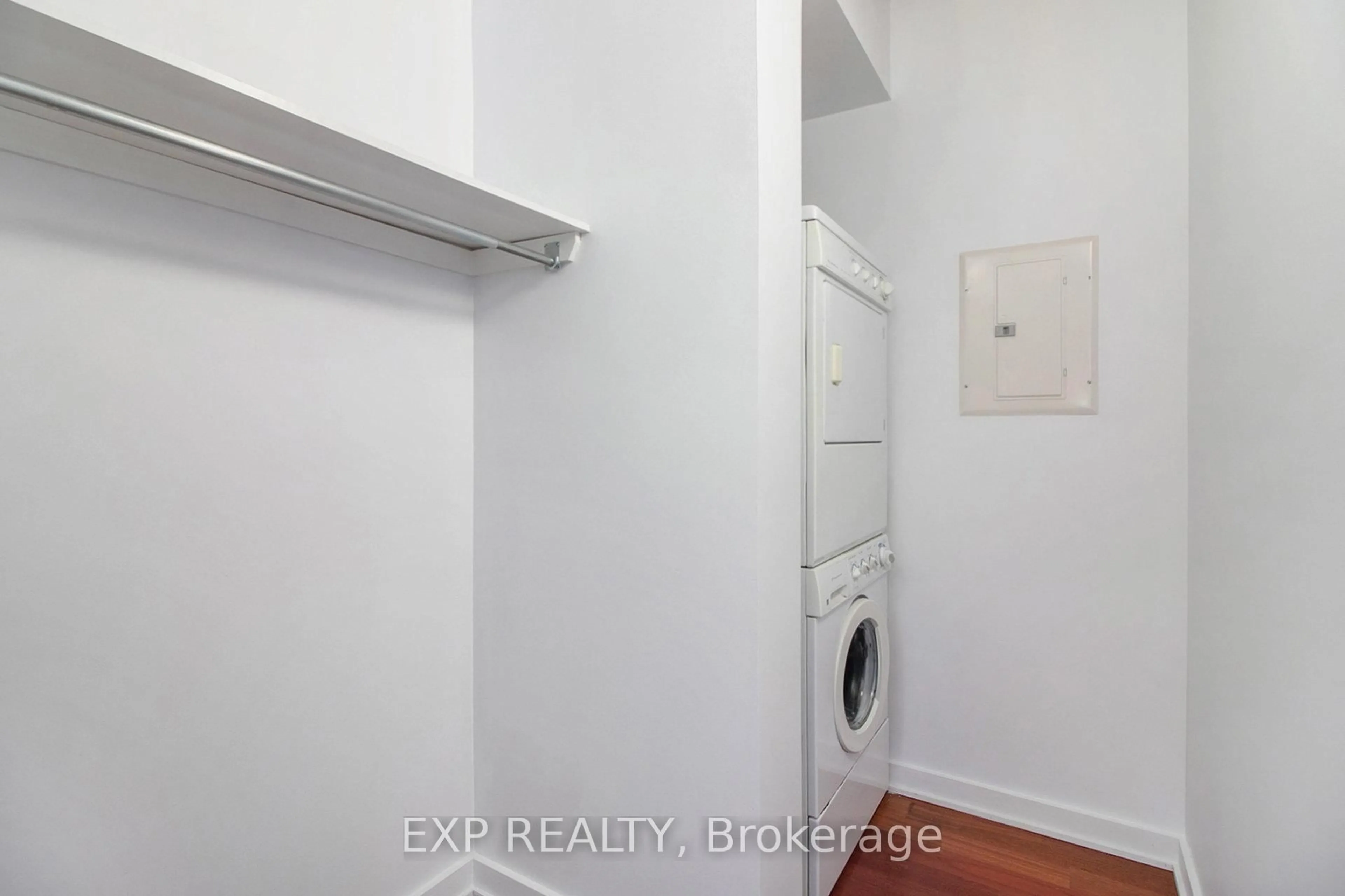 Laundry room for 324 Laurier Ave #1305, Ottawa Ontario K1N 6P6