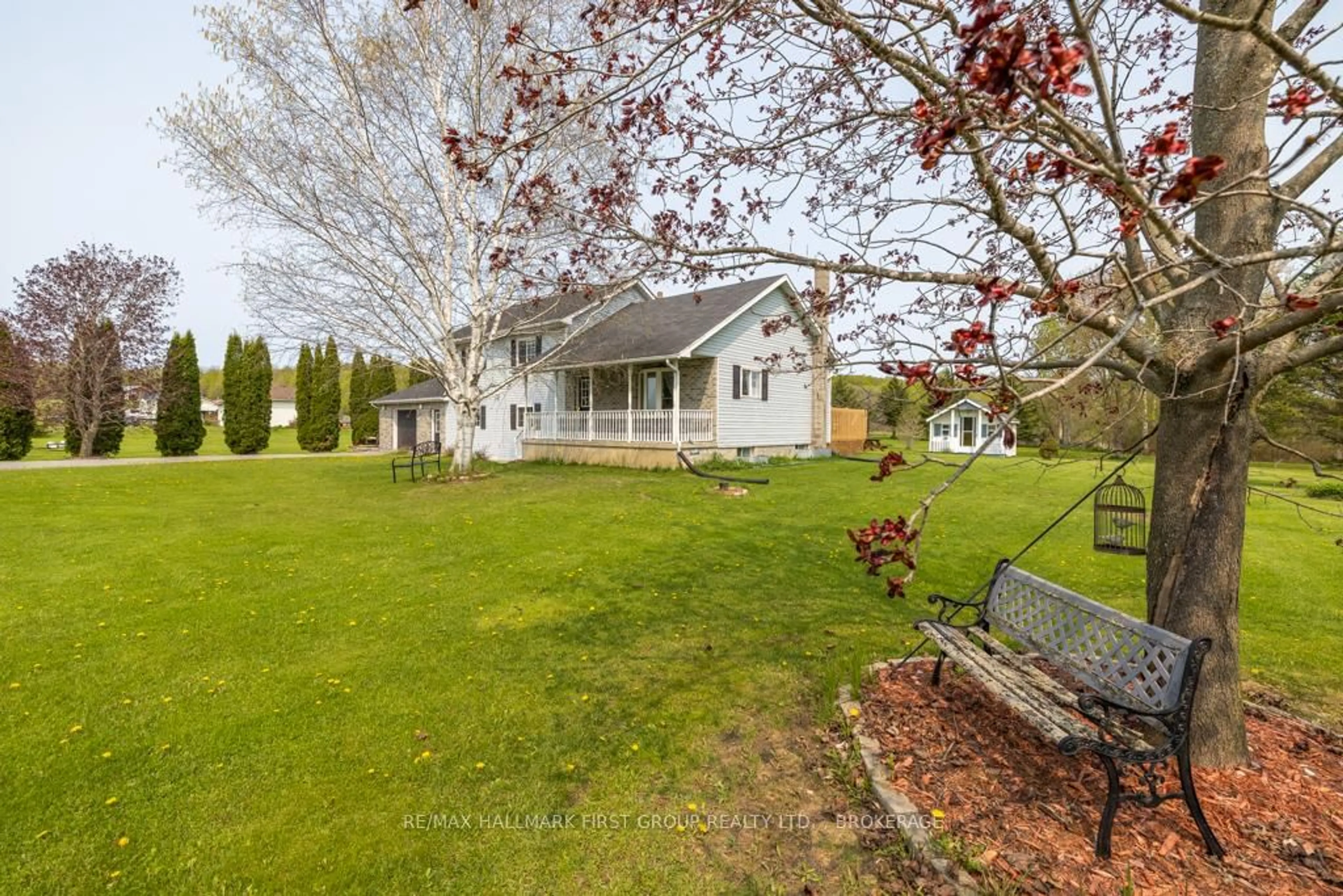 A pic from outside/outdoor area/front of a property/back of a property/a pic from drone, unknown for 2202 SANDS Rd, Battersea Ontario K0H 1H0