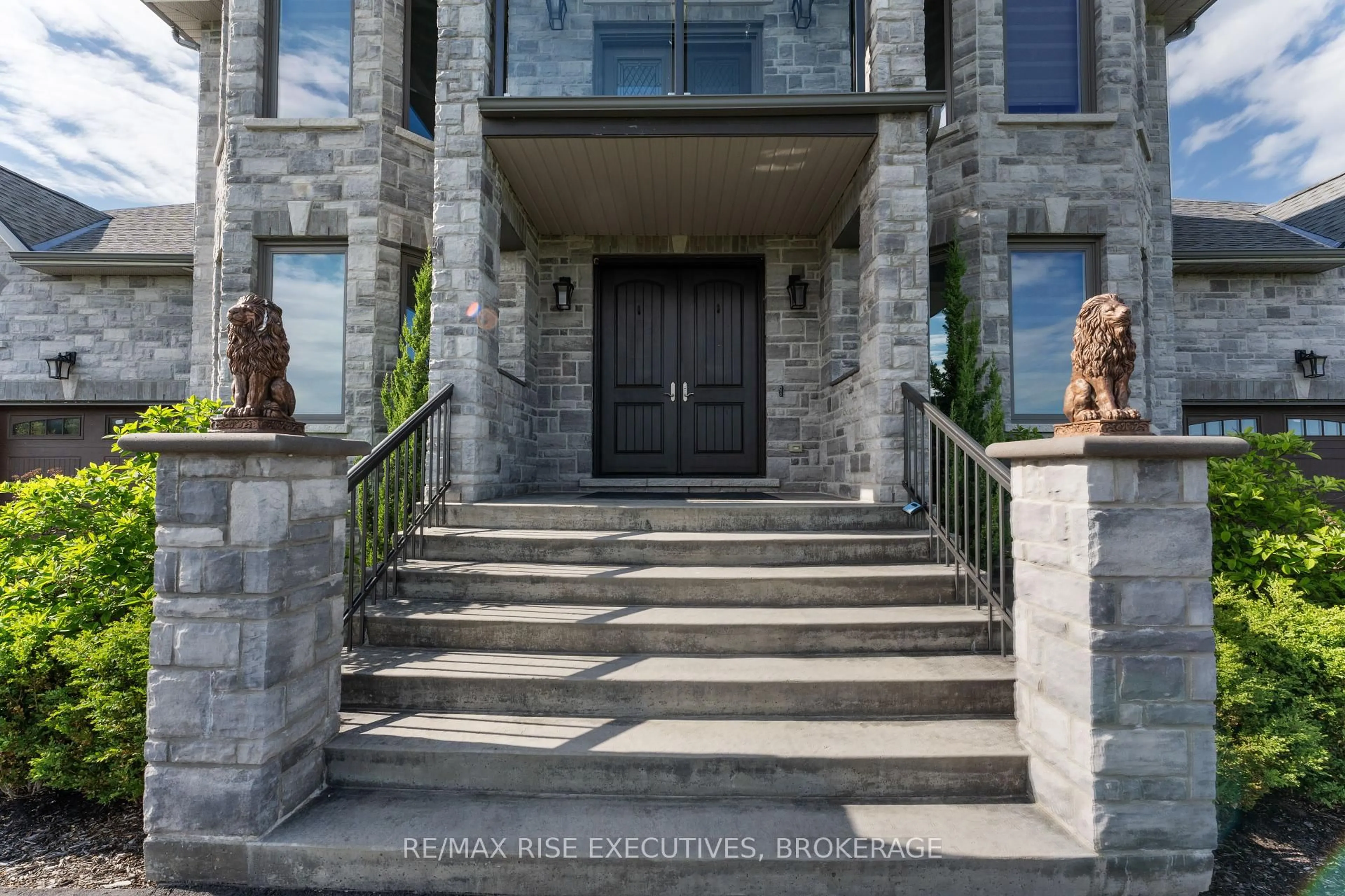 Indoor foyer for 78 Aragon Rd, Kingston Ontario K0H 1S0