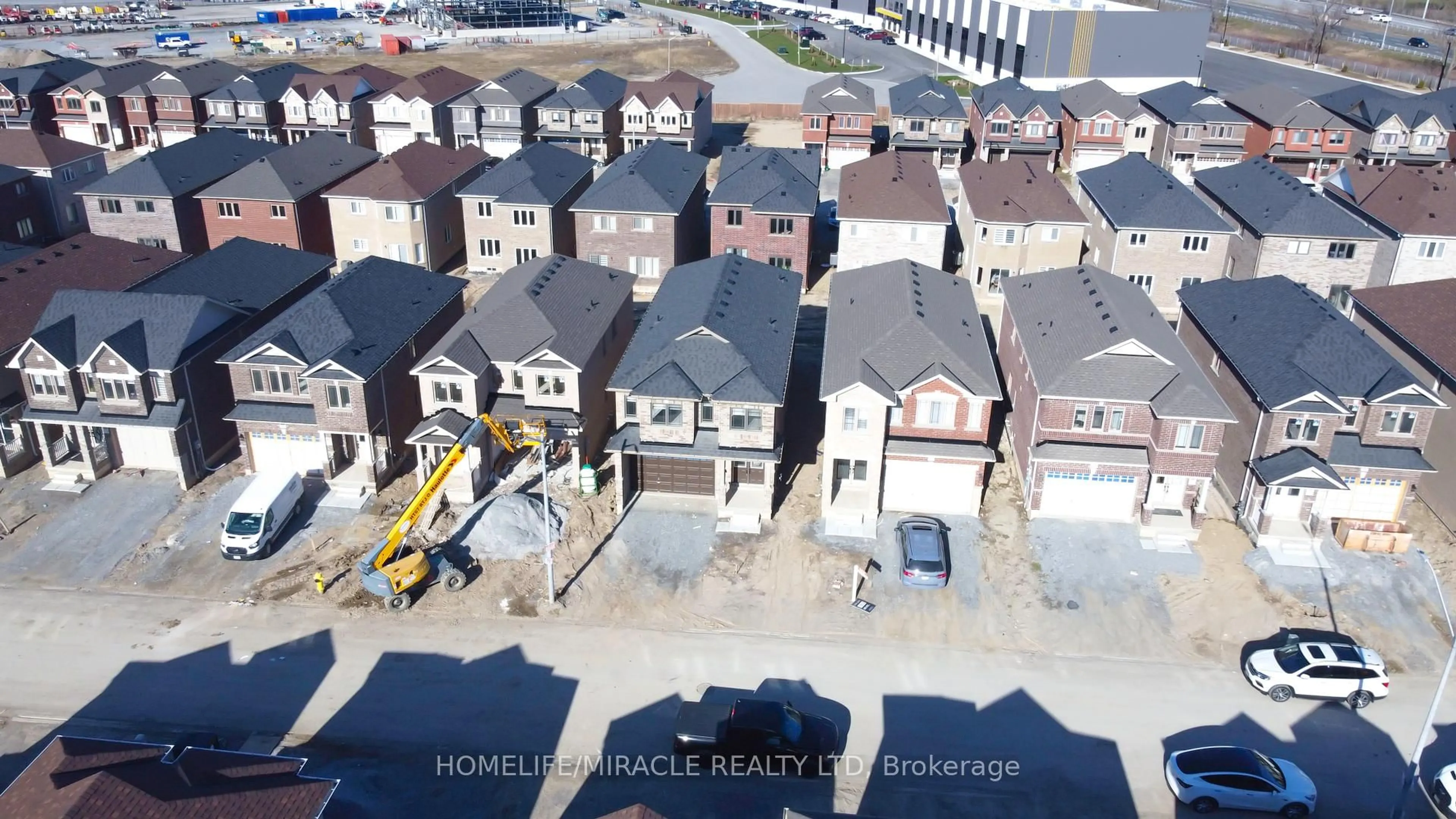 A pic from outside/outdoor area/front of a property/back of a property/a pic from drone, city buildings view from balcony for 31 Huntsworth Ave, Thorold Ontario L2V 0N3