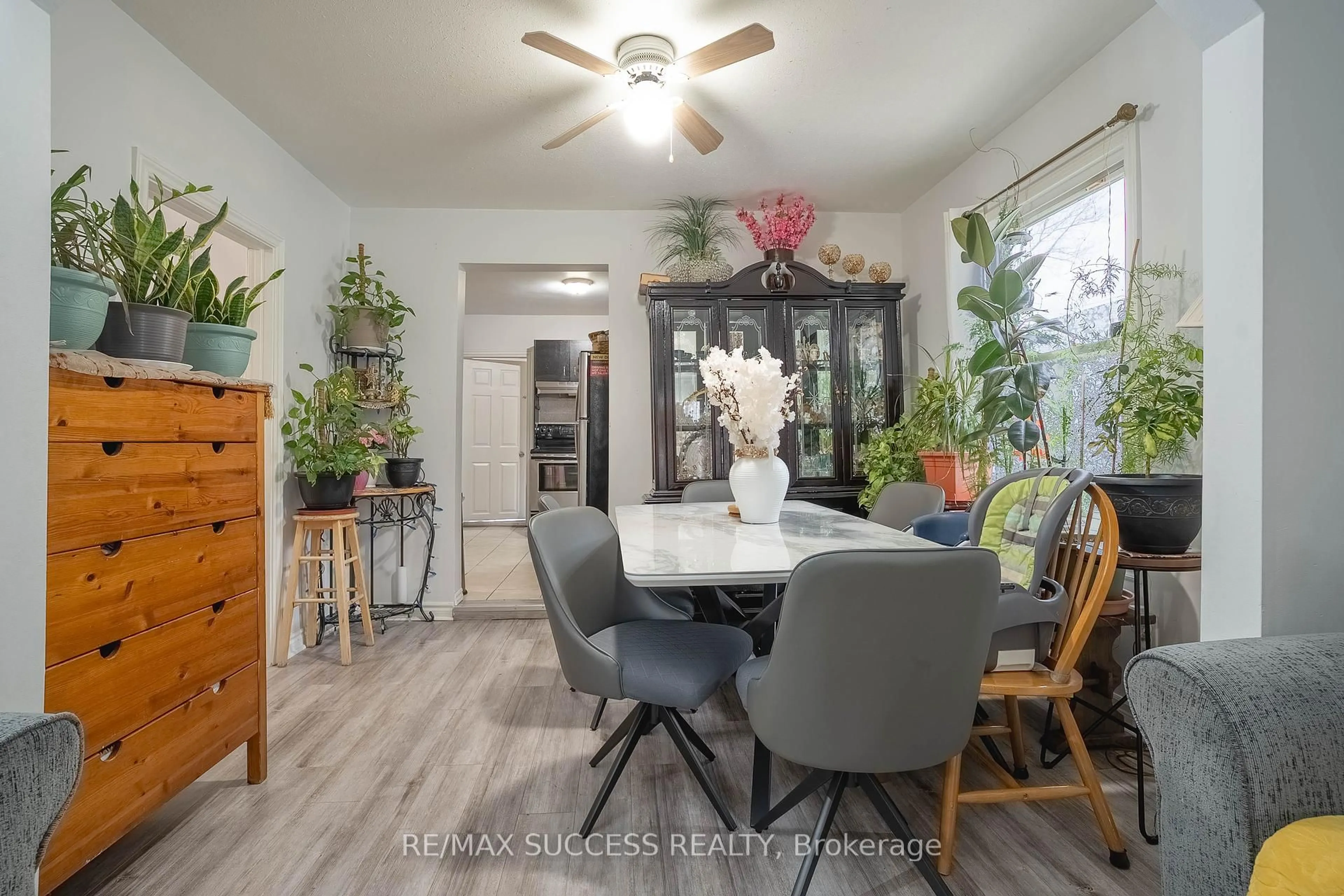 Dining room, unknown for 78 Currie St, St. Catharines Ontario L2M 5N1
