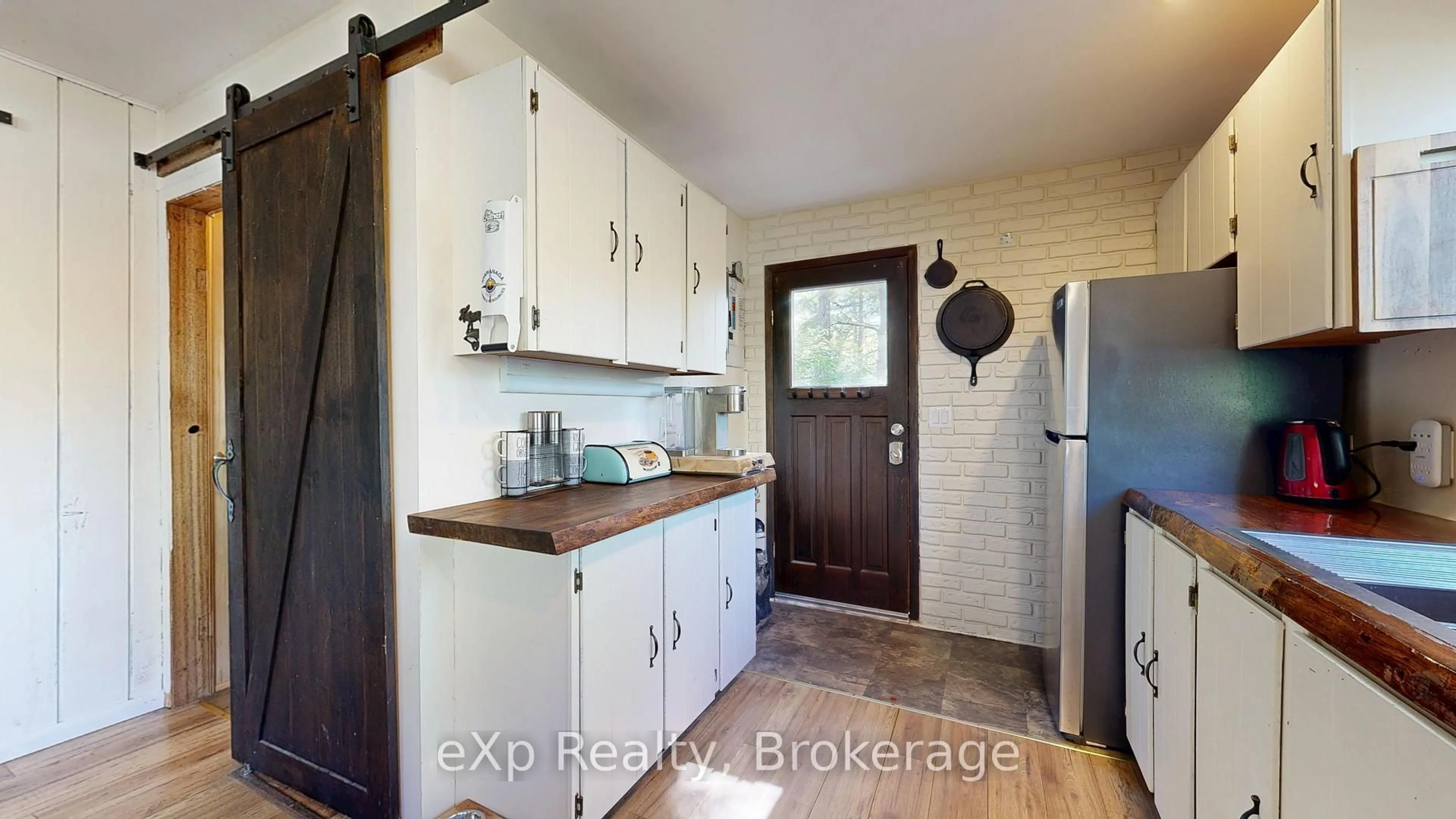Standard kitchen, ceramic/tile floor for 508 Skerryvore Community Rd, The Archipelago Ontario P0G 1G0