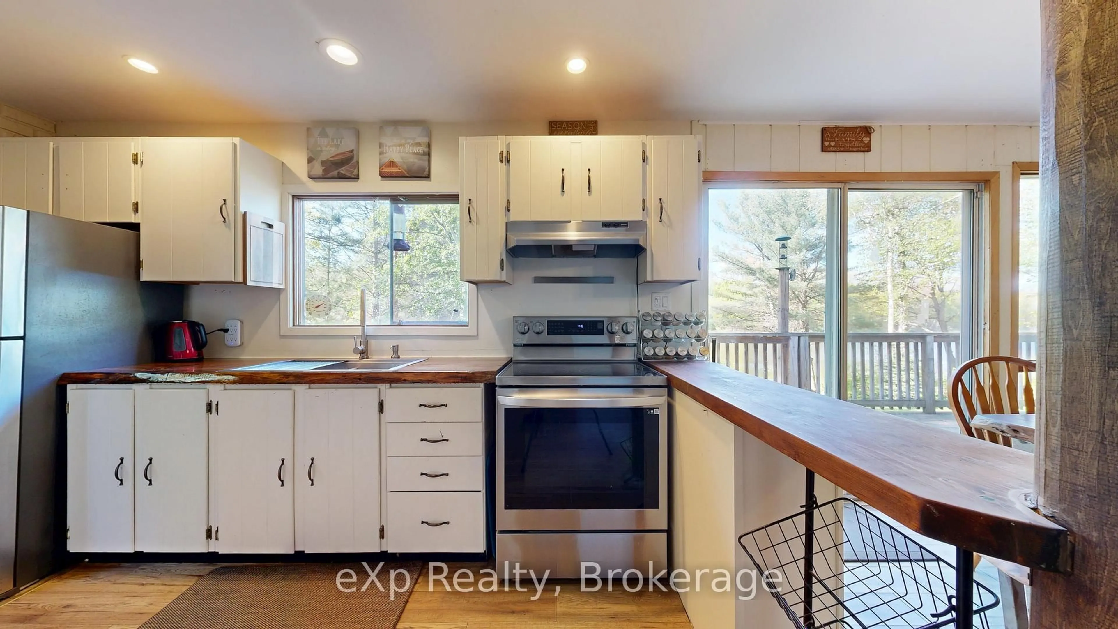 Open concept kitchen, unknown for 508 Skerryvore Community Rd, The Archipelago Ontario P0G 1G0