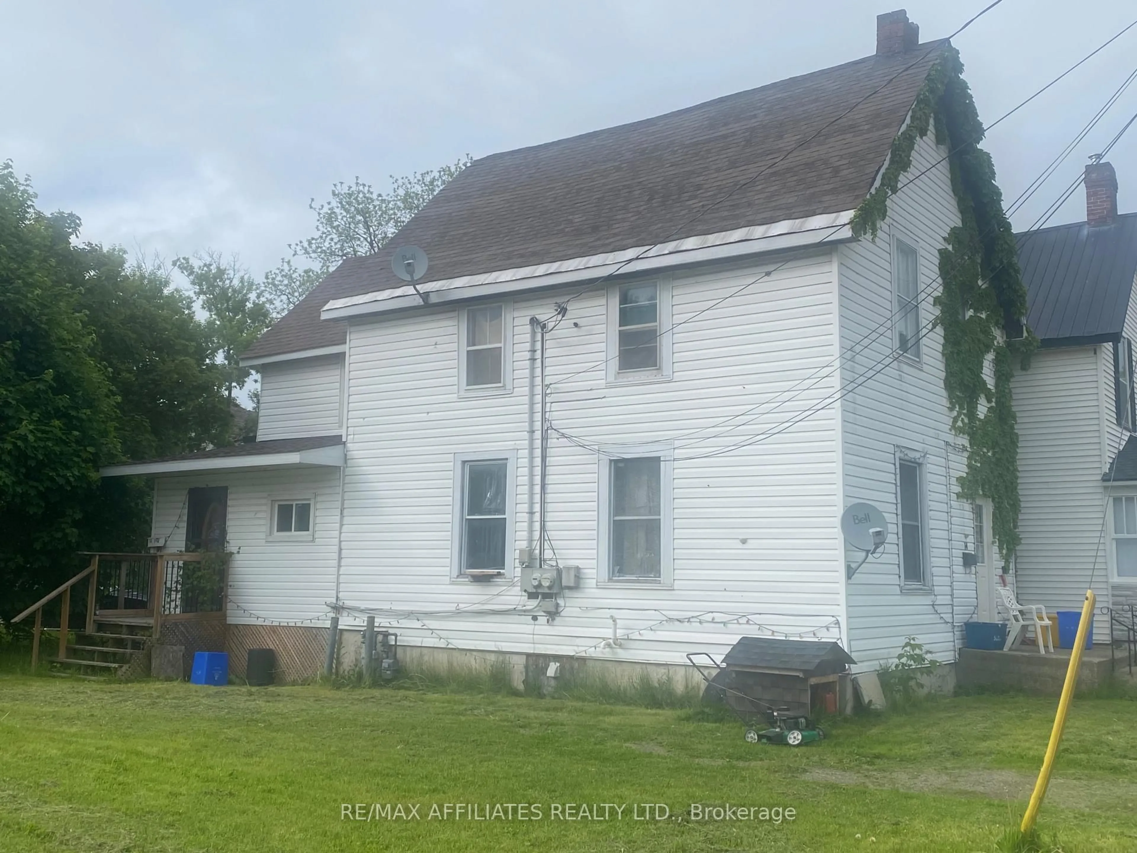Unknown for 14 Lanark St, Smiths Falls Ontario K7A 1K6
