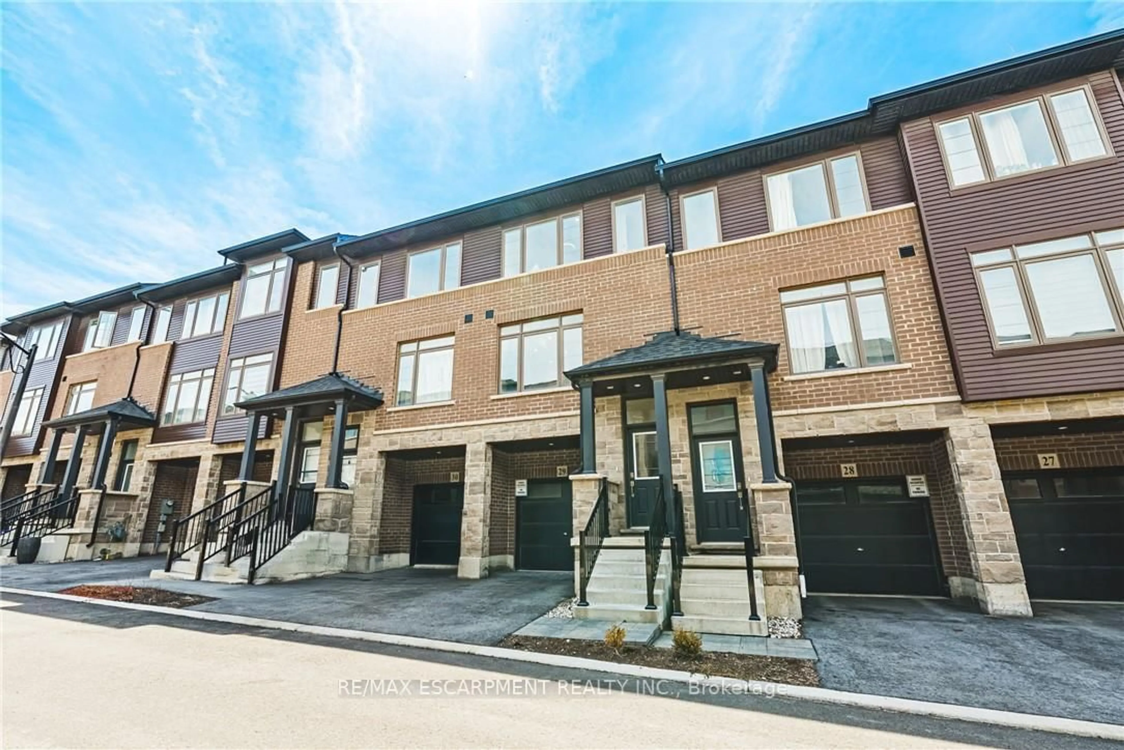 Home with brick exterior material, street for 61 Soho St #29, Hamilton Ontario L8J 0M6