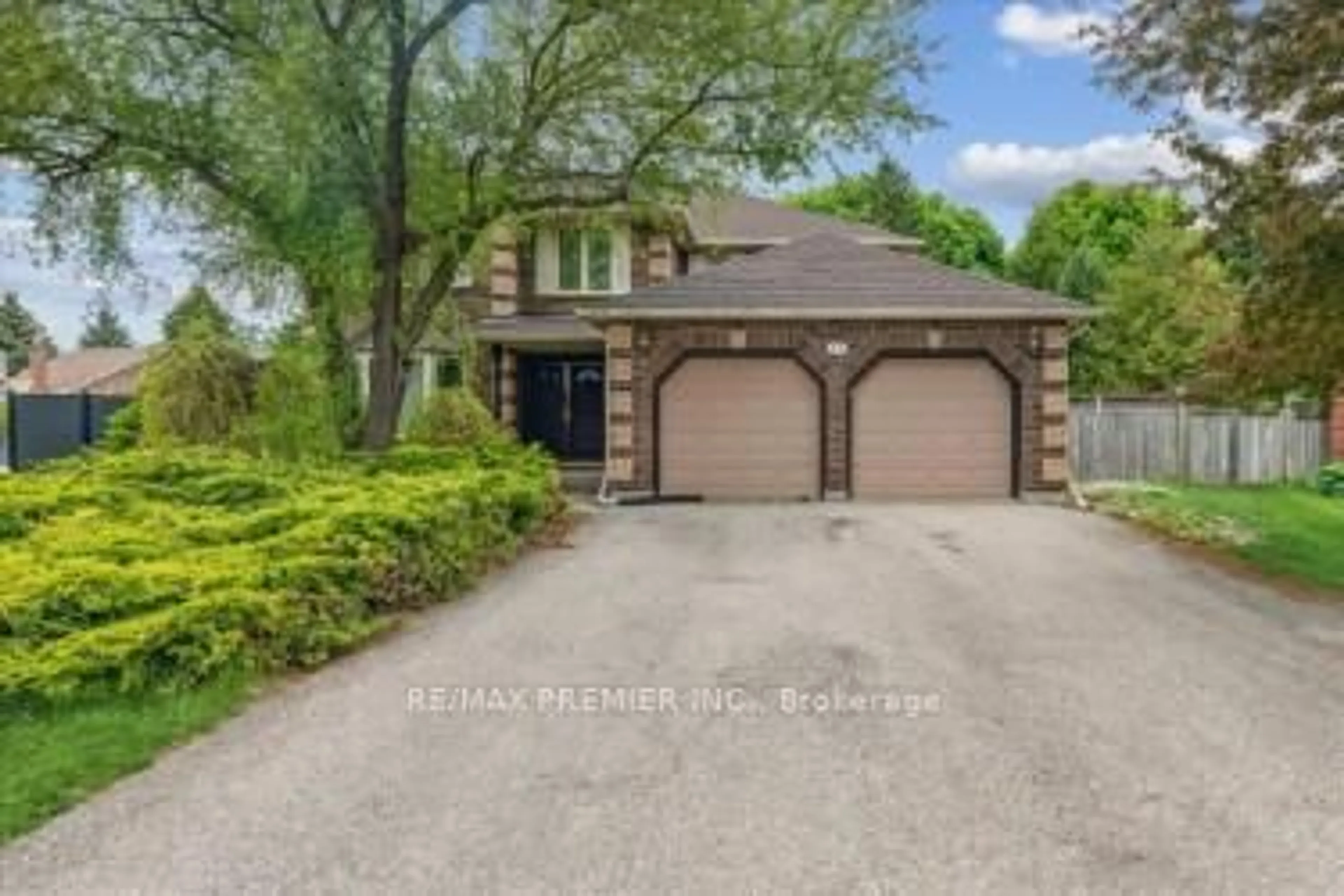 Home with brick exterior material, street for 27 Glennie Crt, Cambridge Ontario N1T 1L1