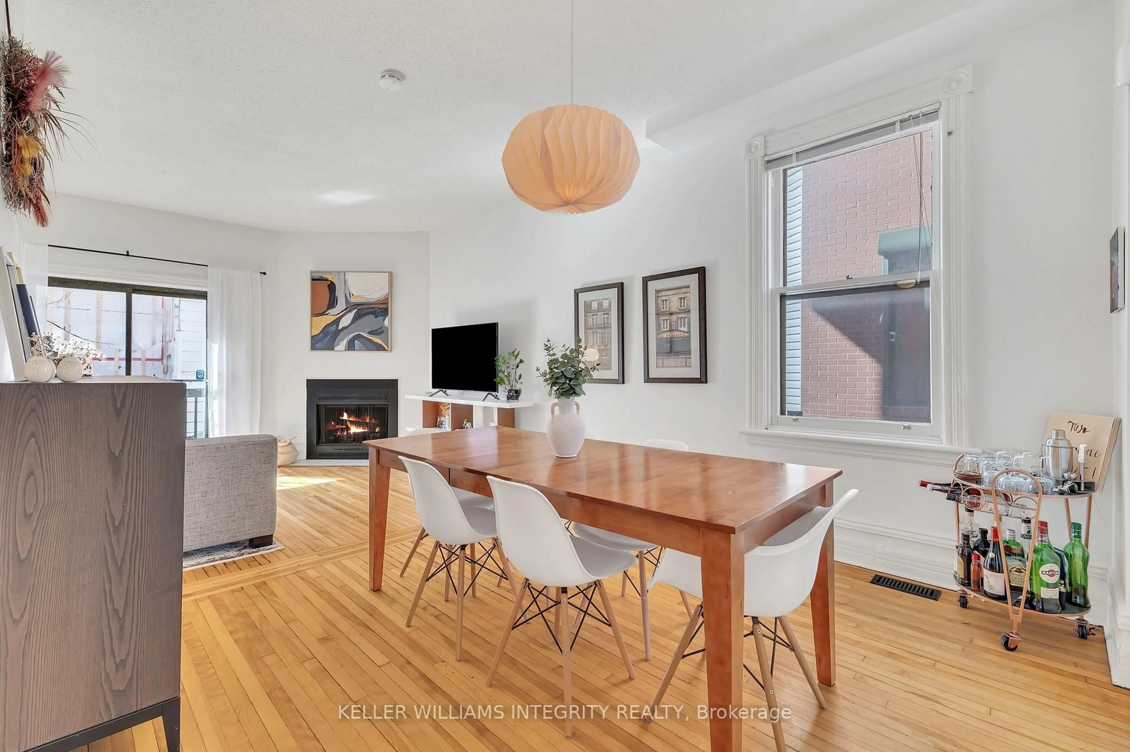 Dining room, wood/laminate floor for 88 King Edward Ave, Ottawa Ontario K1N 7K7