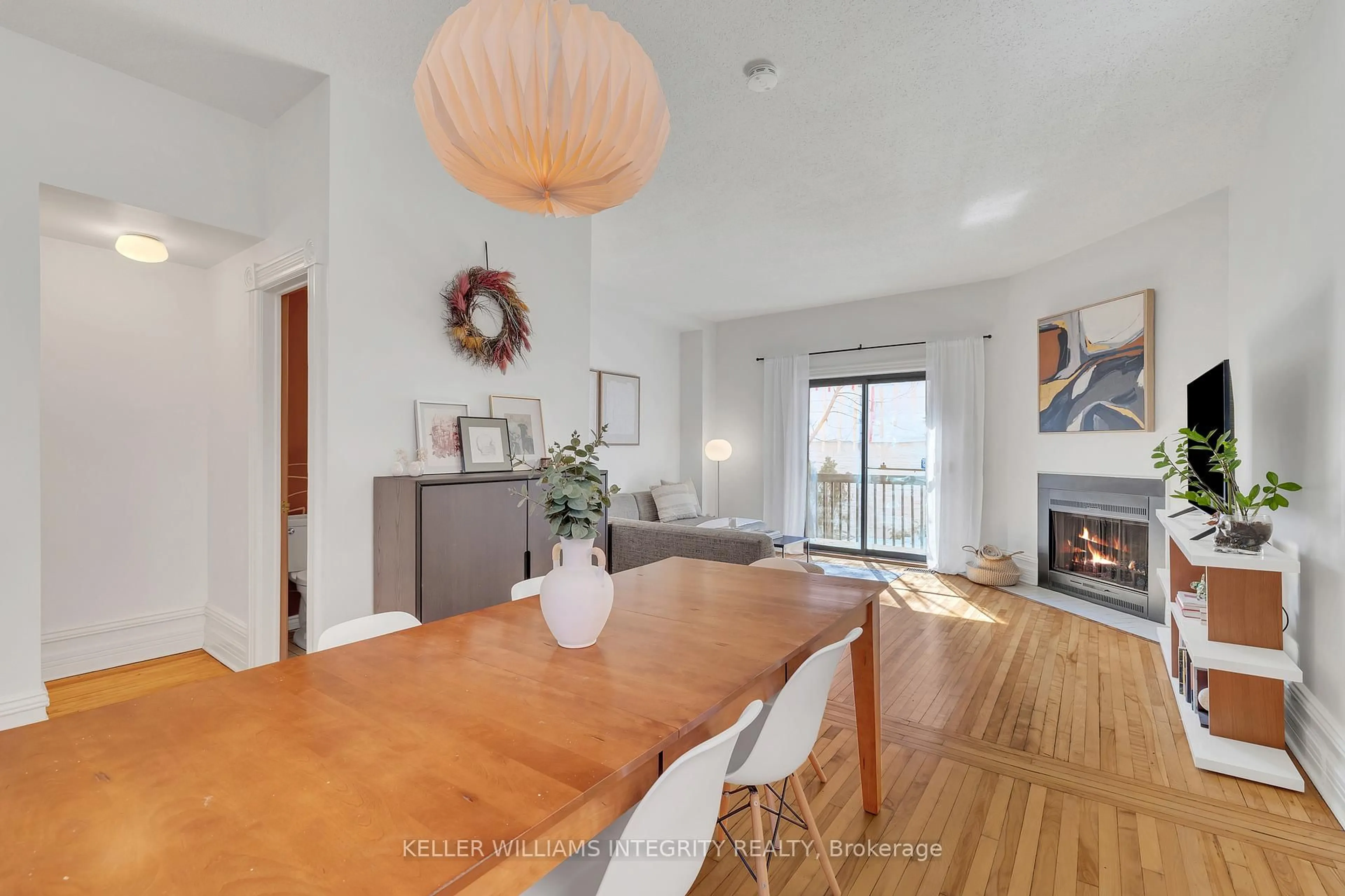 Dining room, wood/laminate floor for 88 King Edward Ave, Ottawa Ontario K1N 7K7