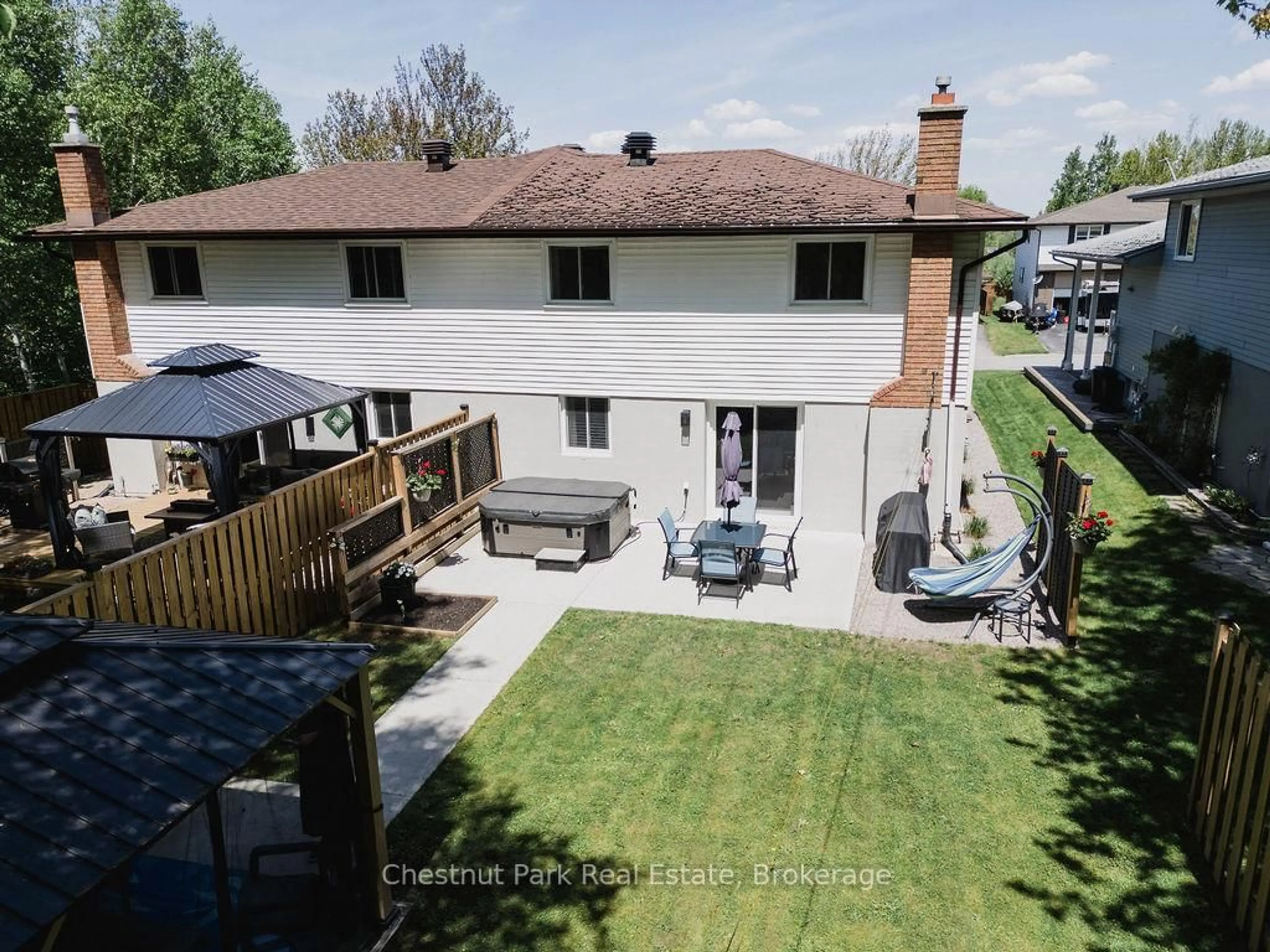 A pic from outside/outdoor area/front of a property/back of a property/a pic from drone, unknown for 161 Massey Dr, North Bay Ontario P1A 4G6