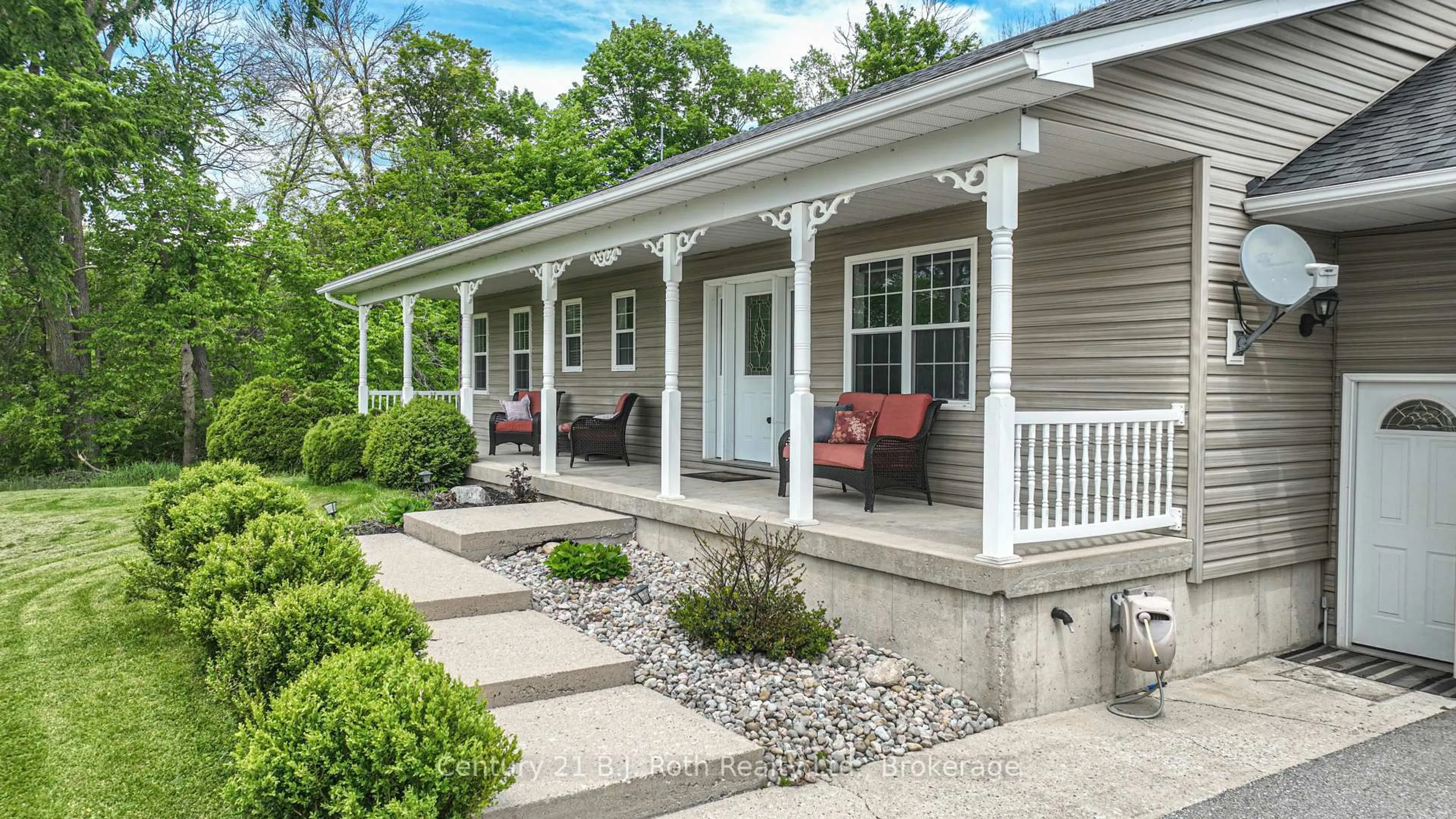 Home with vinyl exterior material, street for 3516 Kirkfield Rd, Kawartha Lakes Ontario L0K 1W0