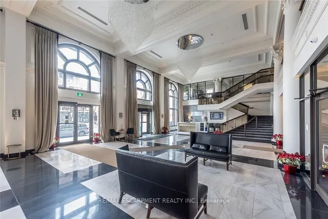 Additional property image - 112 King St Unit 705