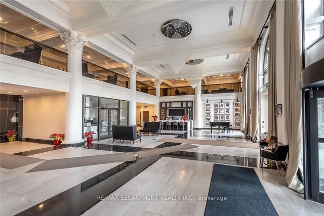 Additional property image - 112 King St Unit 705