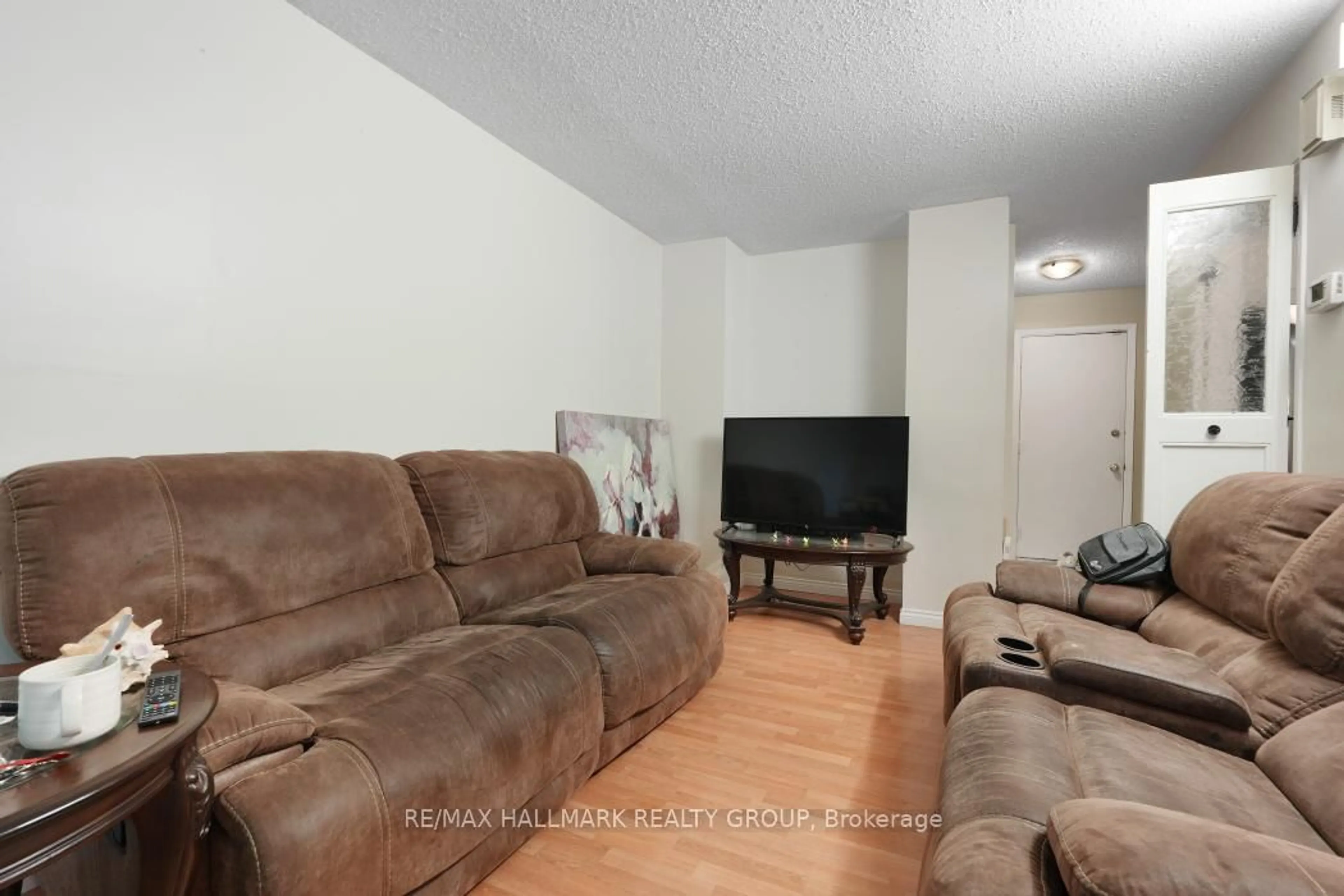 Living room with furniture, unknown for 24 Erin Cres, Ottawa Ontario K1V 9Z2