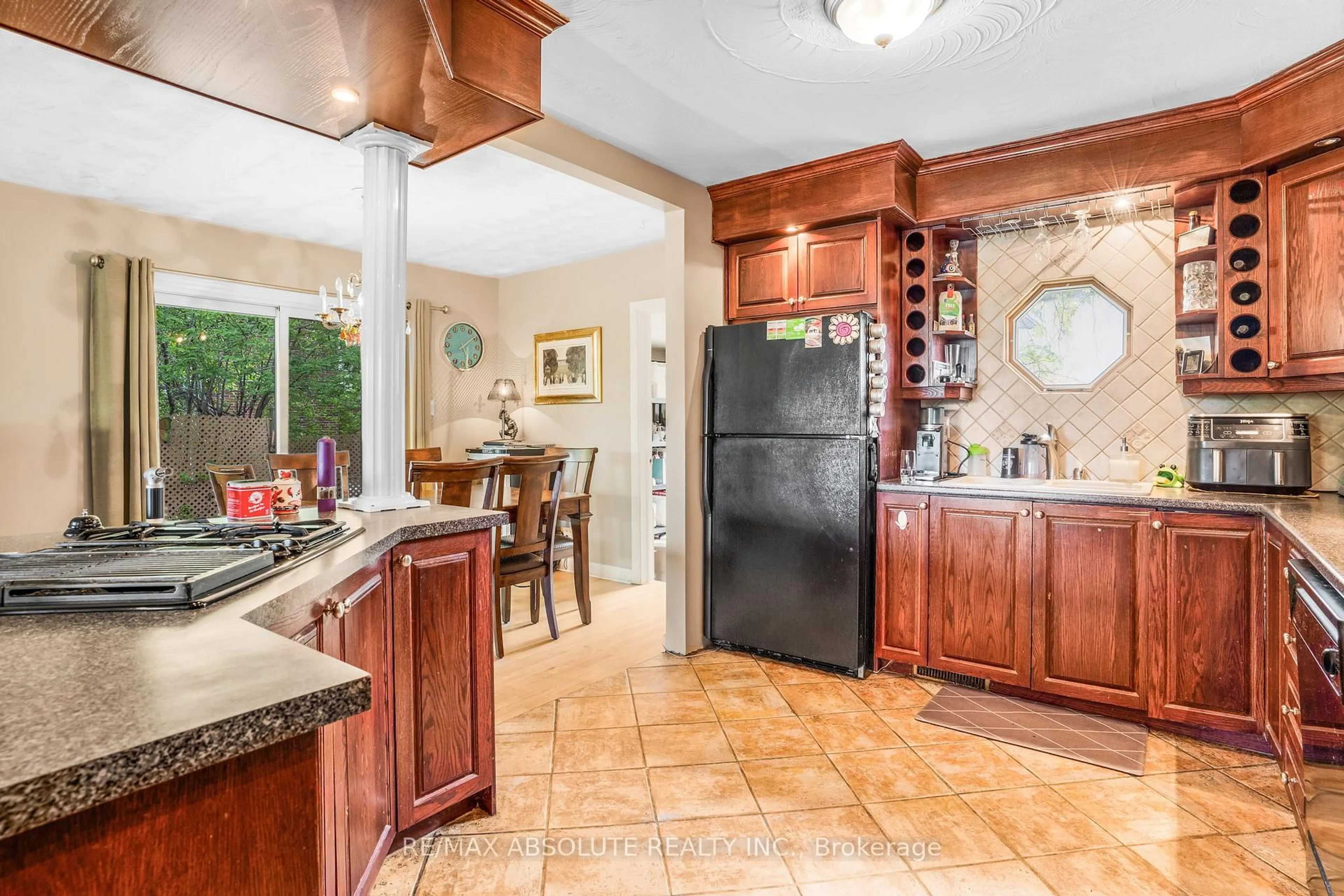 Open concept kitchen, ceramic/tile floor for 408-410 ALLEN Blvd, Ottawa Ontario K1L 7B5