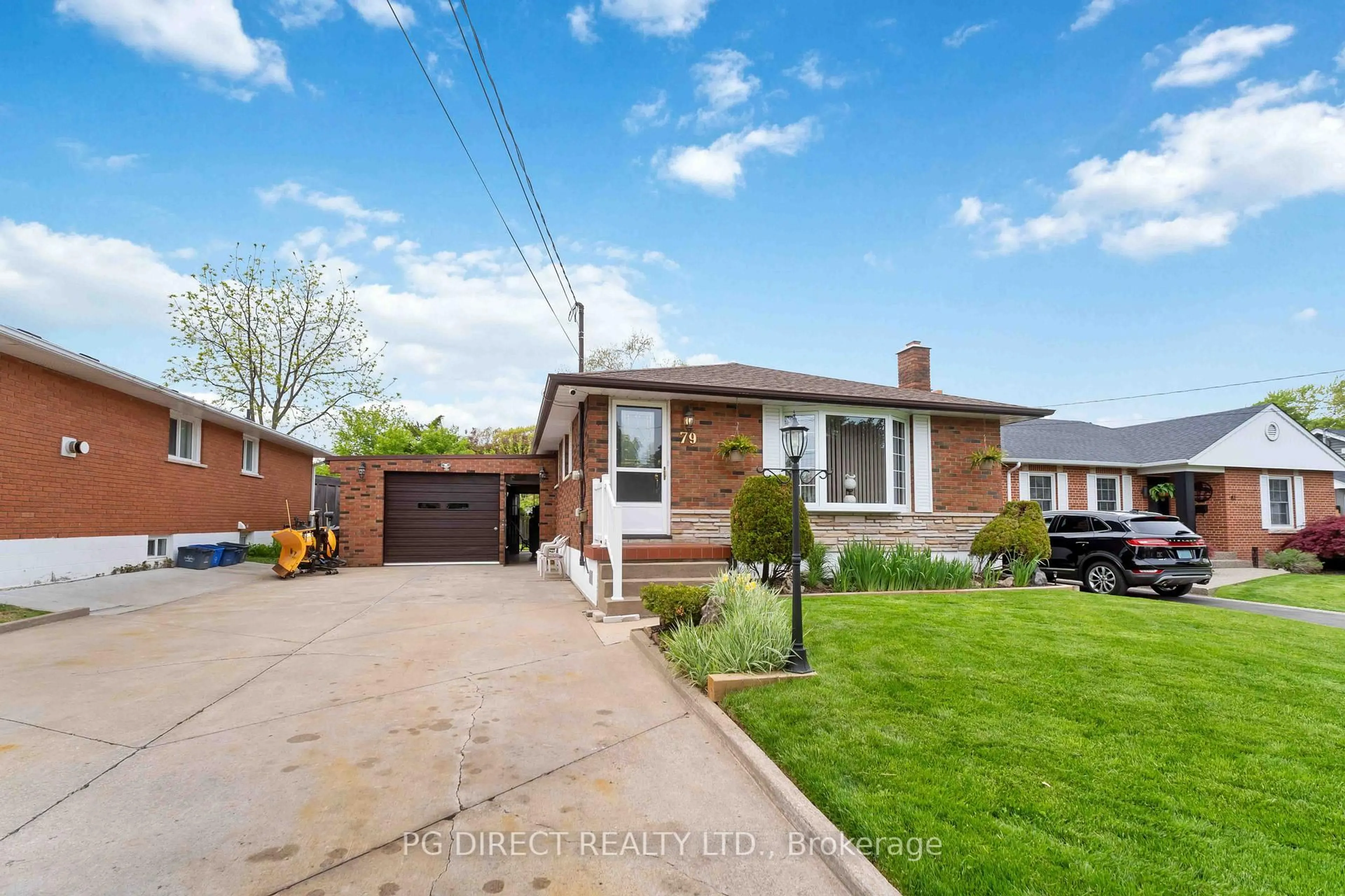 Home with brick exterior material, street for 79 Fairview Rd, Grimsby Ontario L3M 3L6