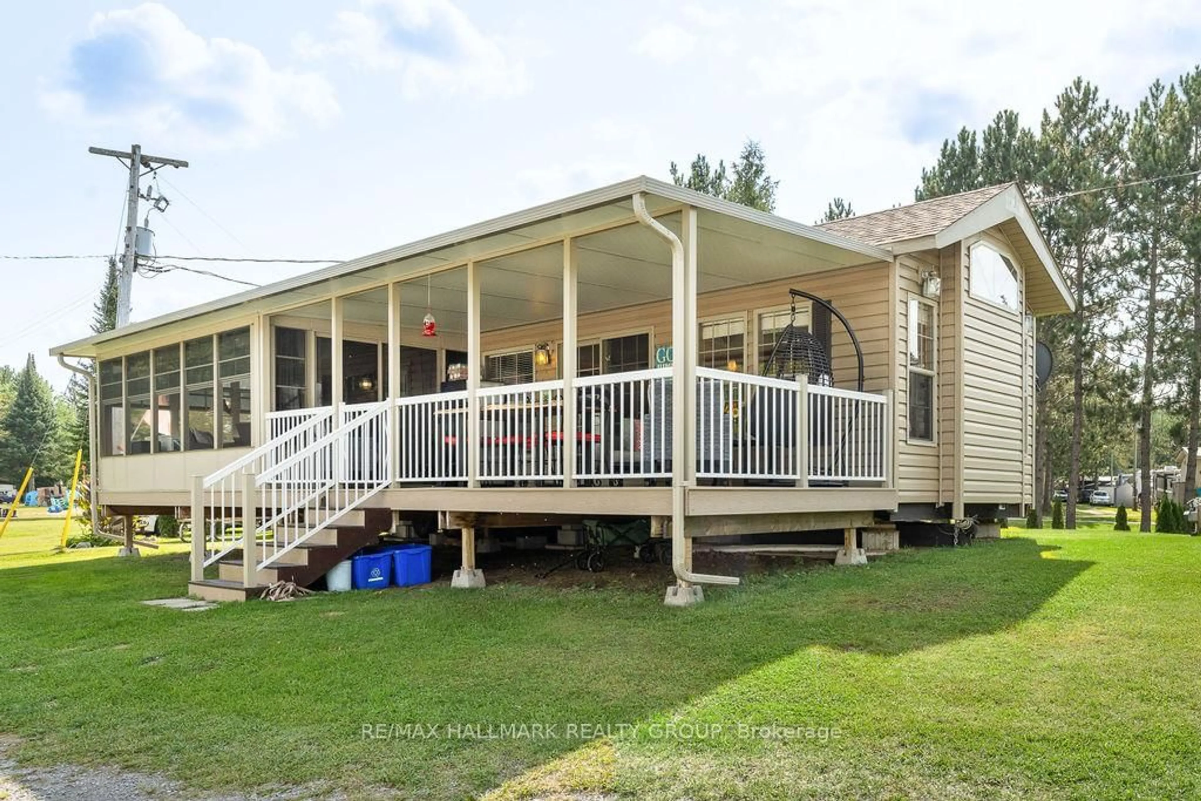 Home with vinyl exterior material, unknown for 276 White Cedars Rd, Eganville Ontario K0J 1T0