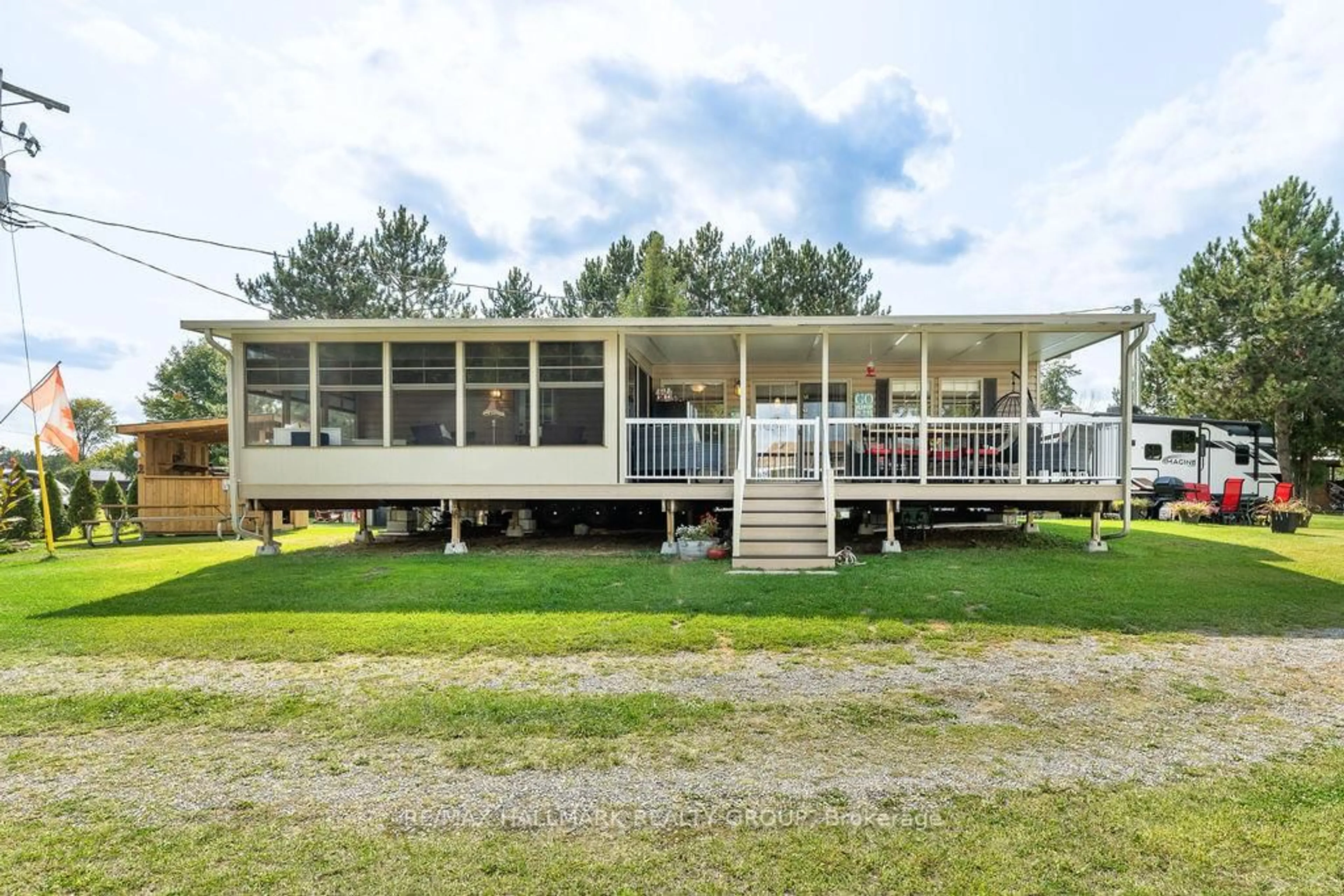 Home with vinyl exterior material, unknown for 276 White Cedars Rd, Eganville Ontario K0J 1T0