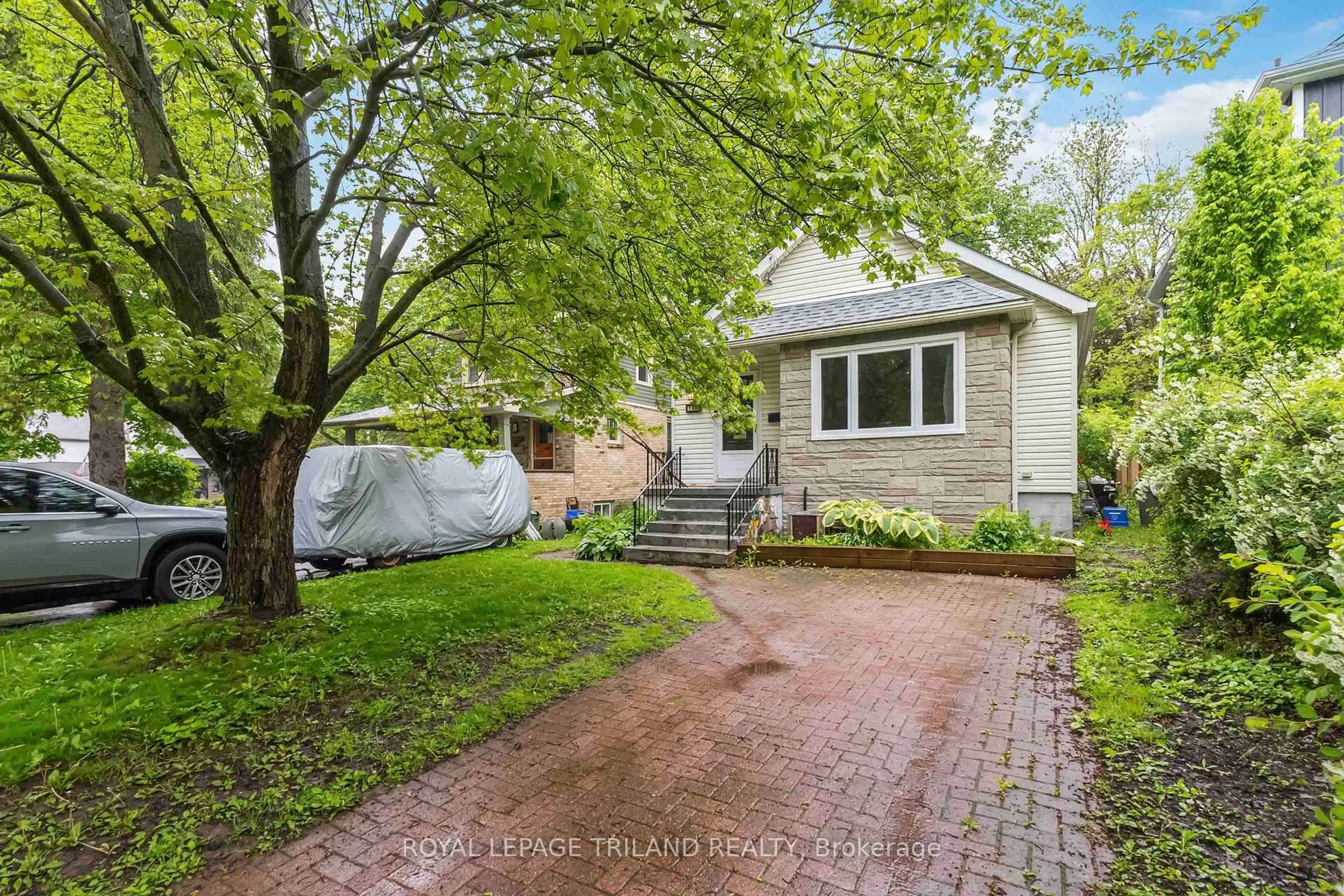 Unknown for 144 Victoria St, London East Ontario N6A 2B7