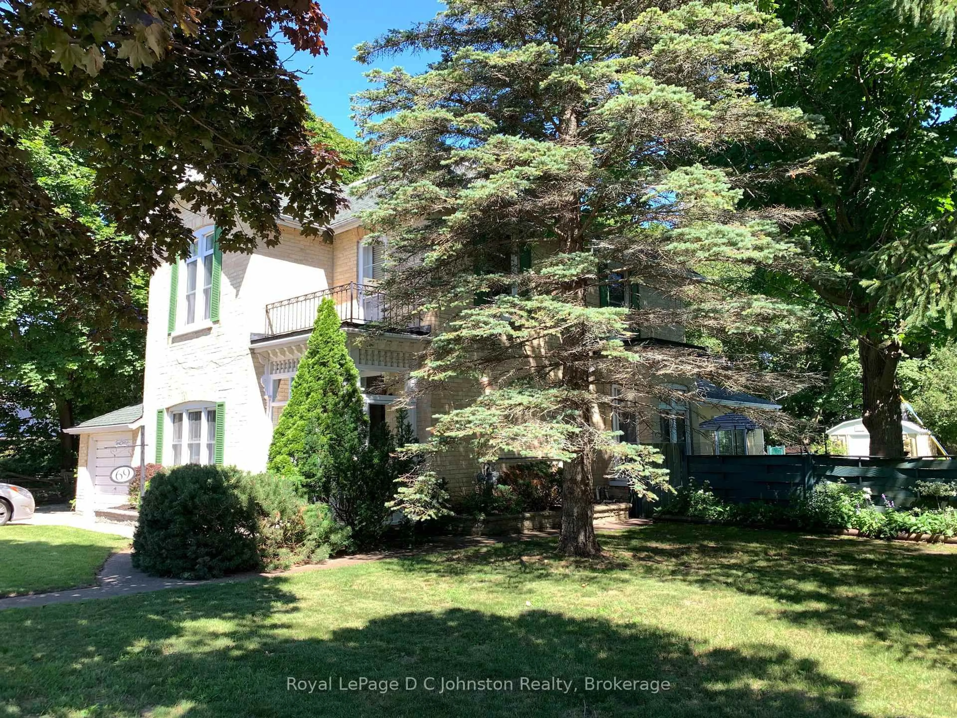 A pic from outside/outdoor area/front of a property/back of a property/a pic from drone, unknown for 69 Albert St, Saugeen Shores Ontario N0H 2L0