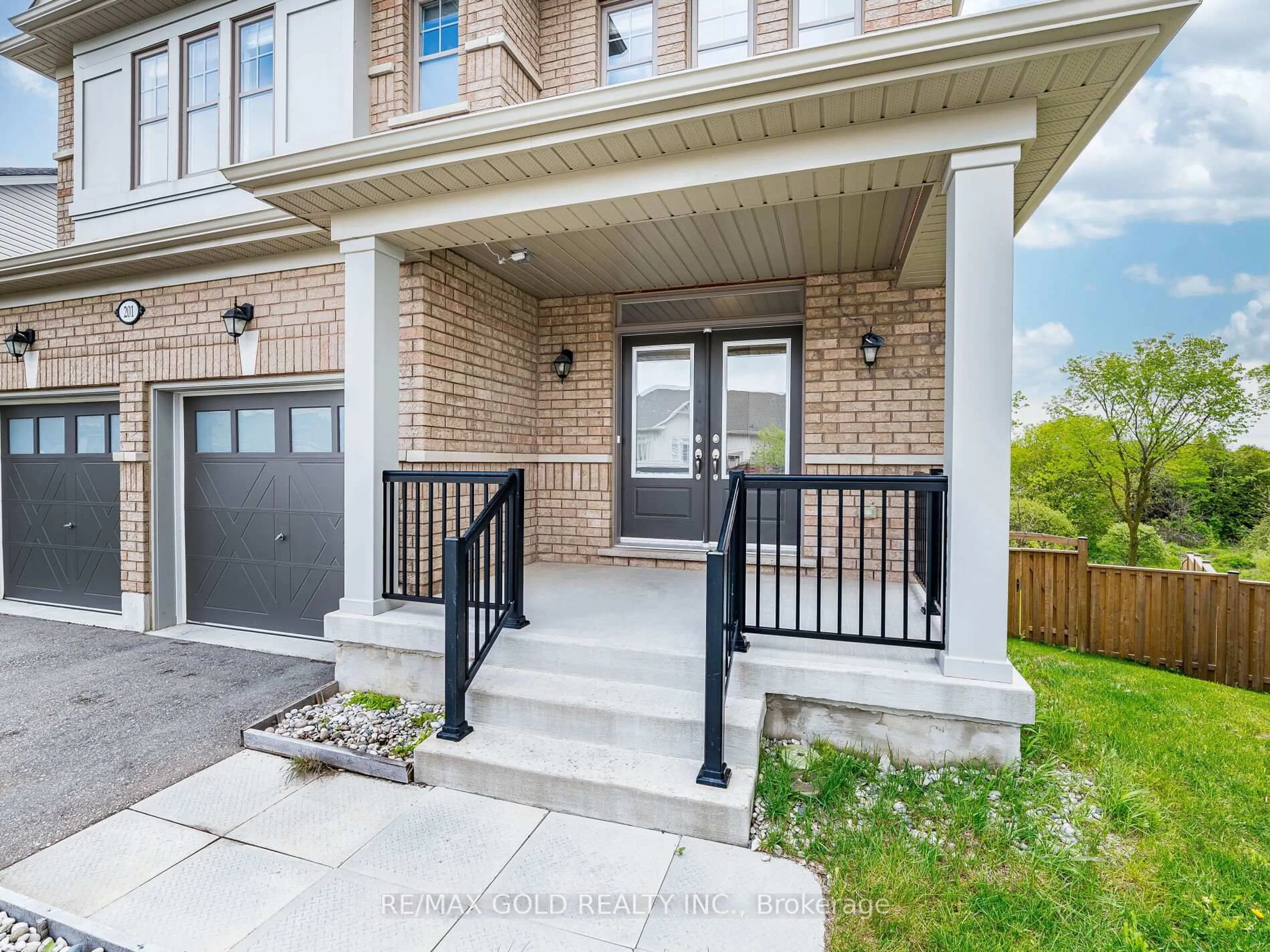 Unknown for 201 Mcfarlane Cres, Centre Wellington Ontario N1M 0G5