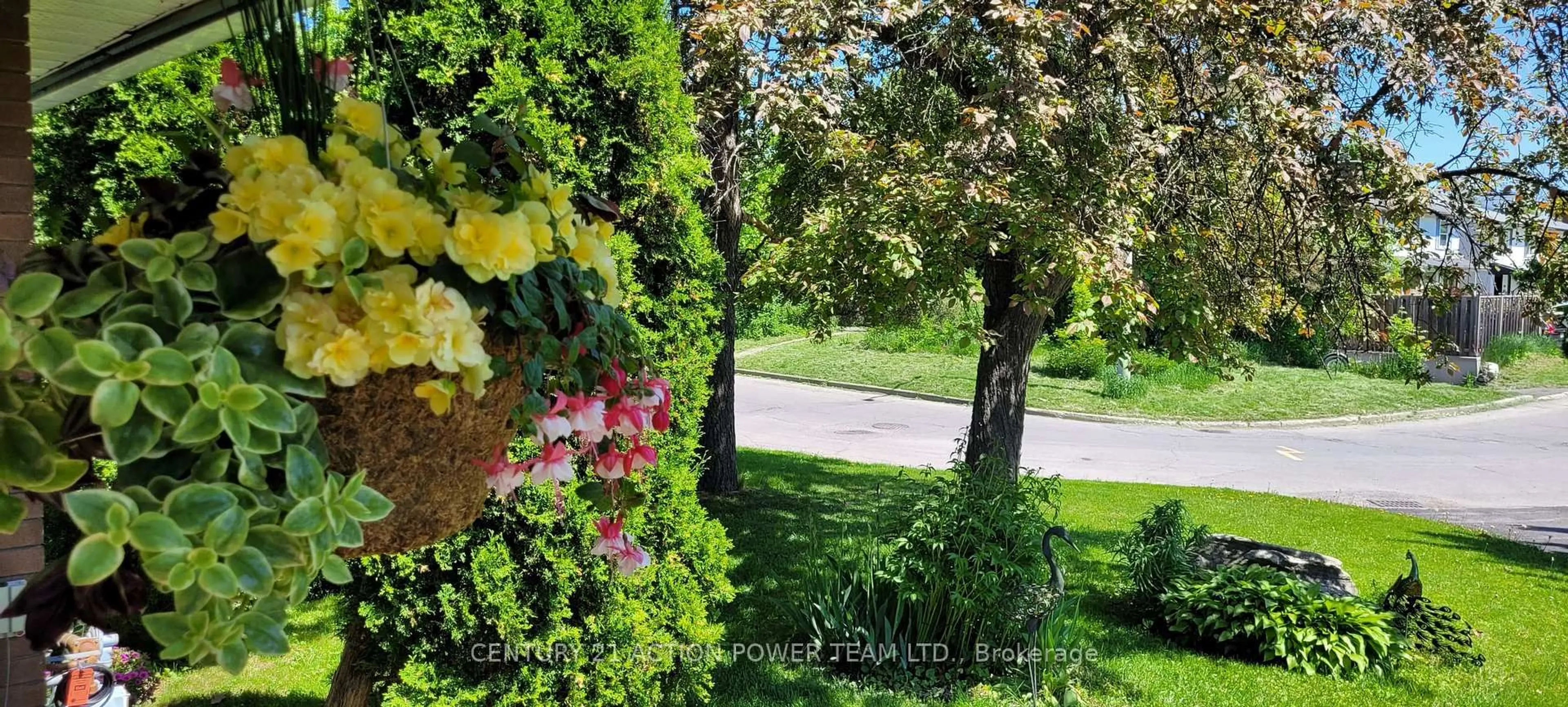 Unknown for 1829 Cloverlawn Cres, Ottawa Ontario K1J 6V6