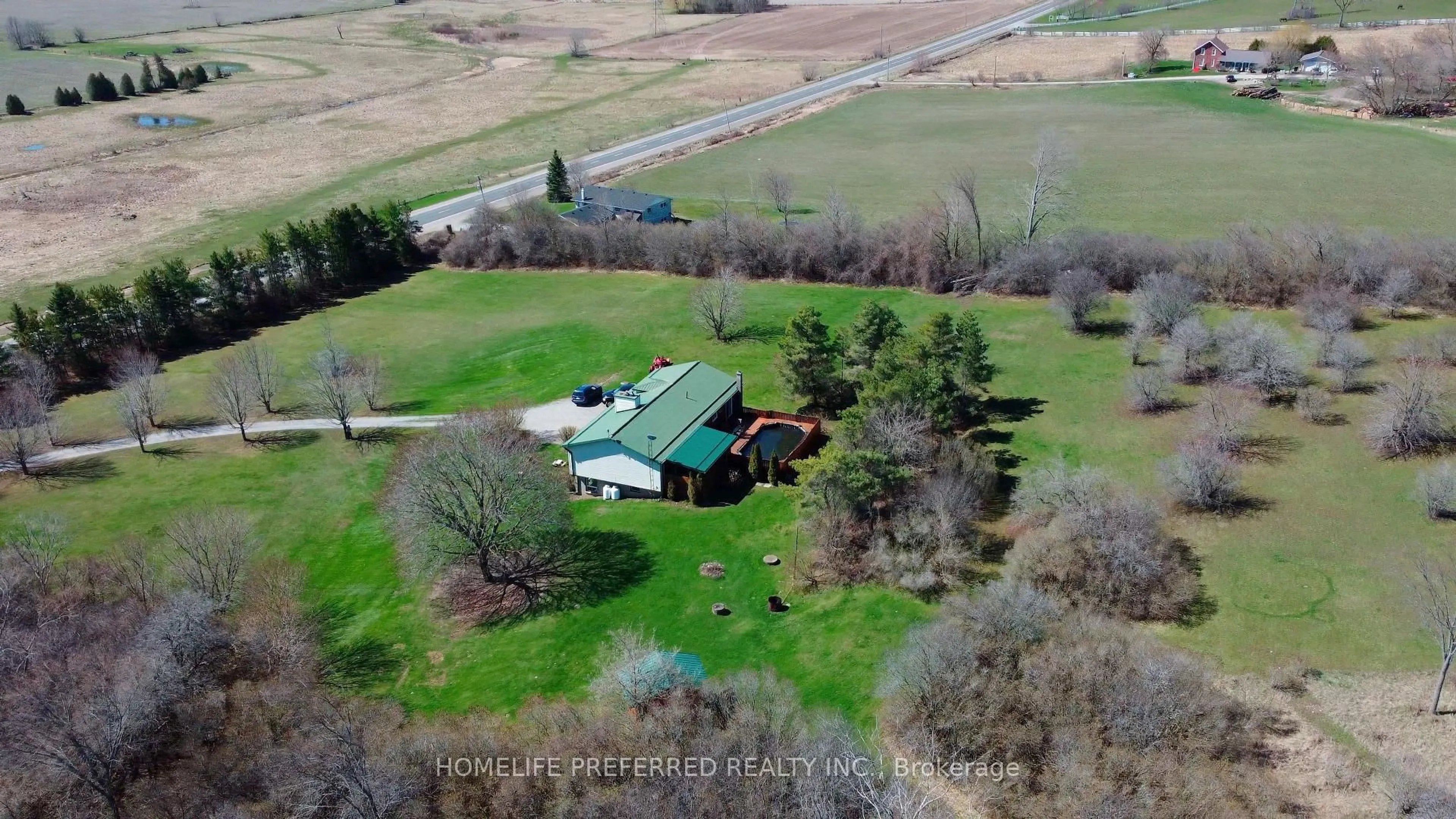 A pic from outside/outdoor area/front of a property/back of a property/a pic from drone, building for 1640 County 21 Rd, Cavan Monaghan Ontario L0A 1G0