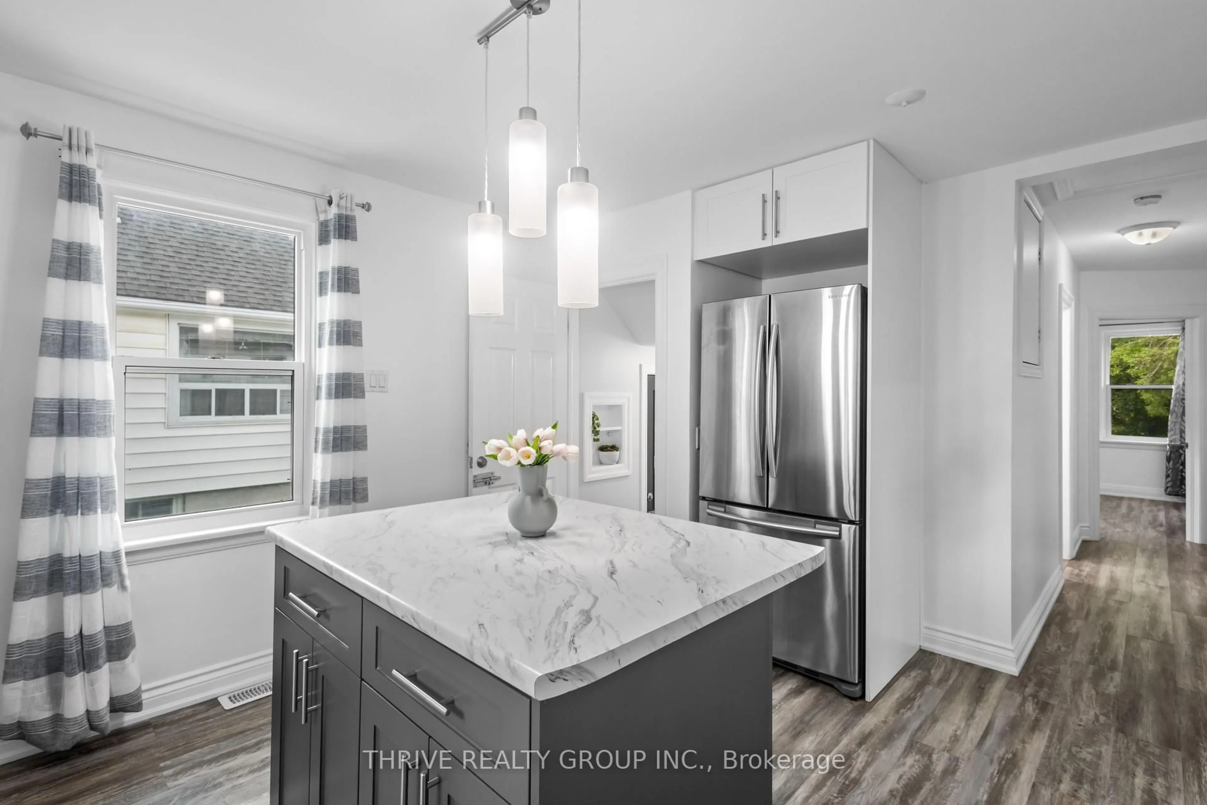 Open concept kitchen, ceramic/tile floor for 416 SALISBURY St, London East Ontario N5Y 3B2