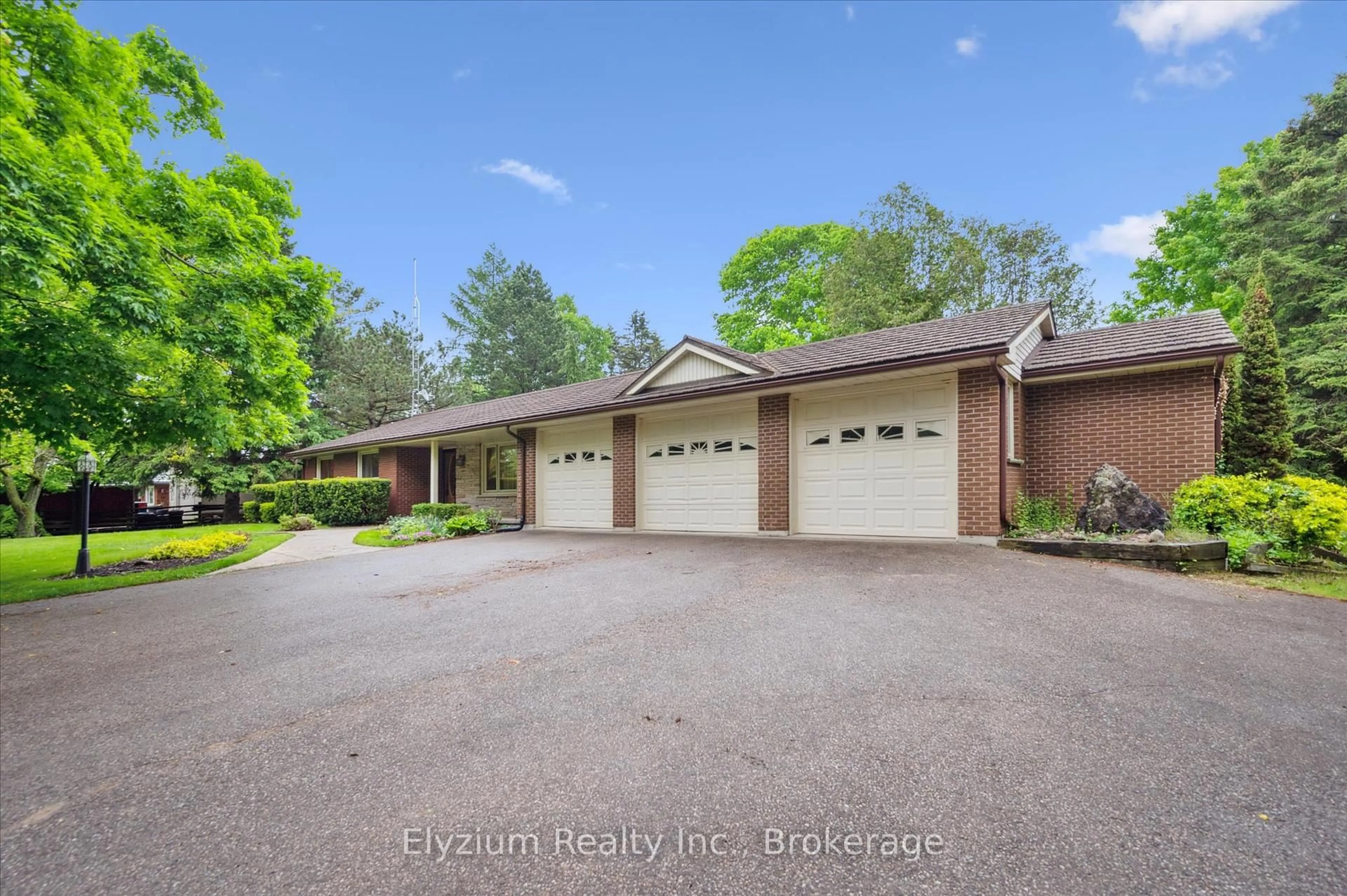 A pic from outside/outdoor area/front of a property/back of a property/a pic from drone, unknown for 7713 Wellington Road 22 Rd, Guelph/Eramosa Ontario N1H 6J2