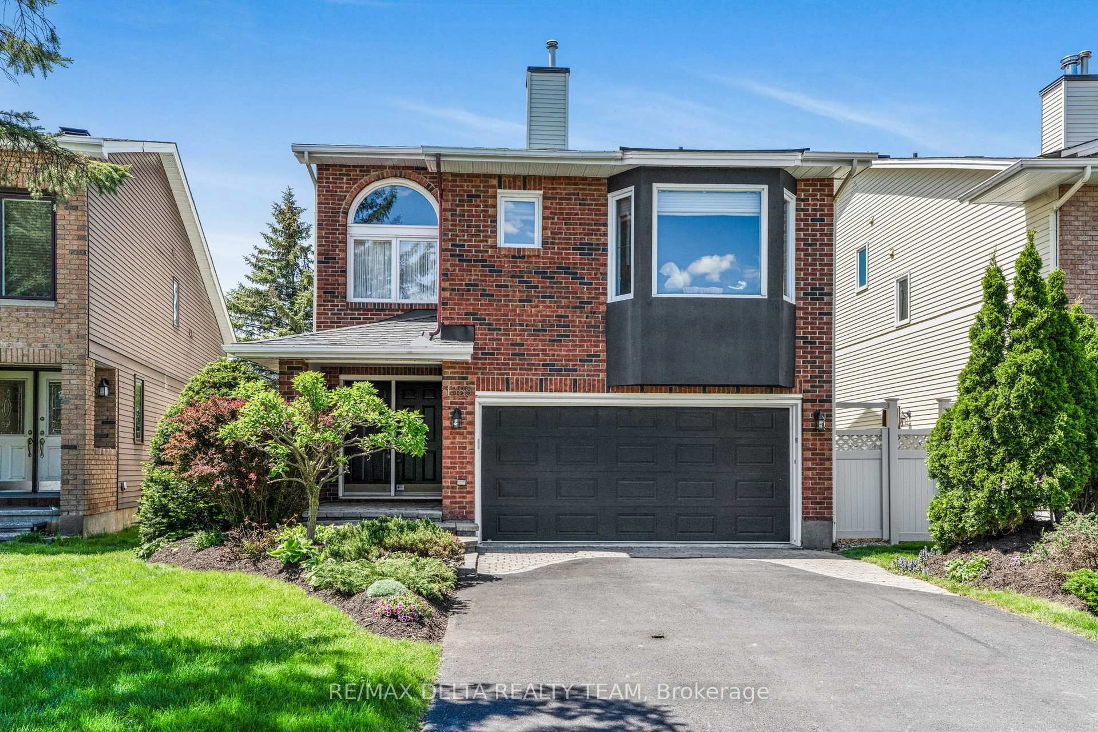 Home with brick exterior material, street for 1389 Norview Cres, Ottawa Ontario K4A 1Y4