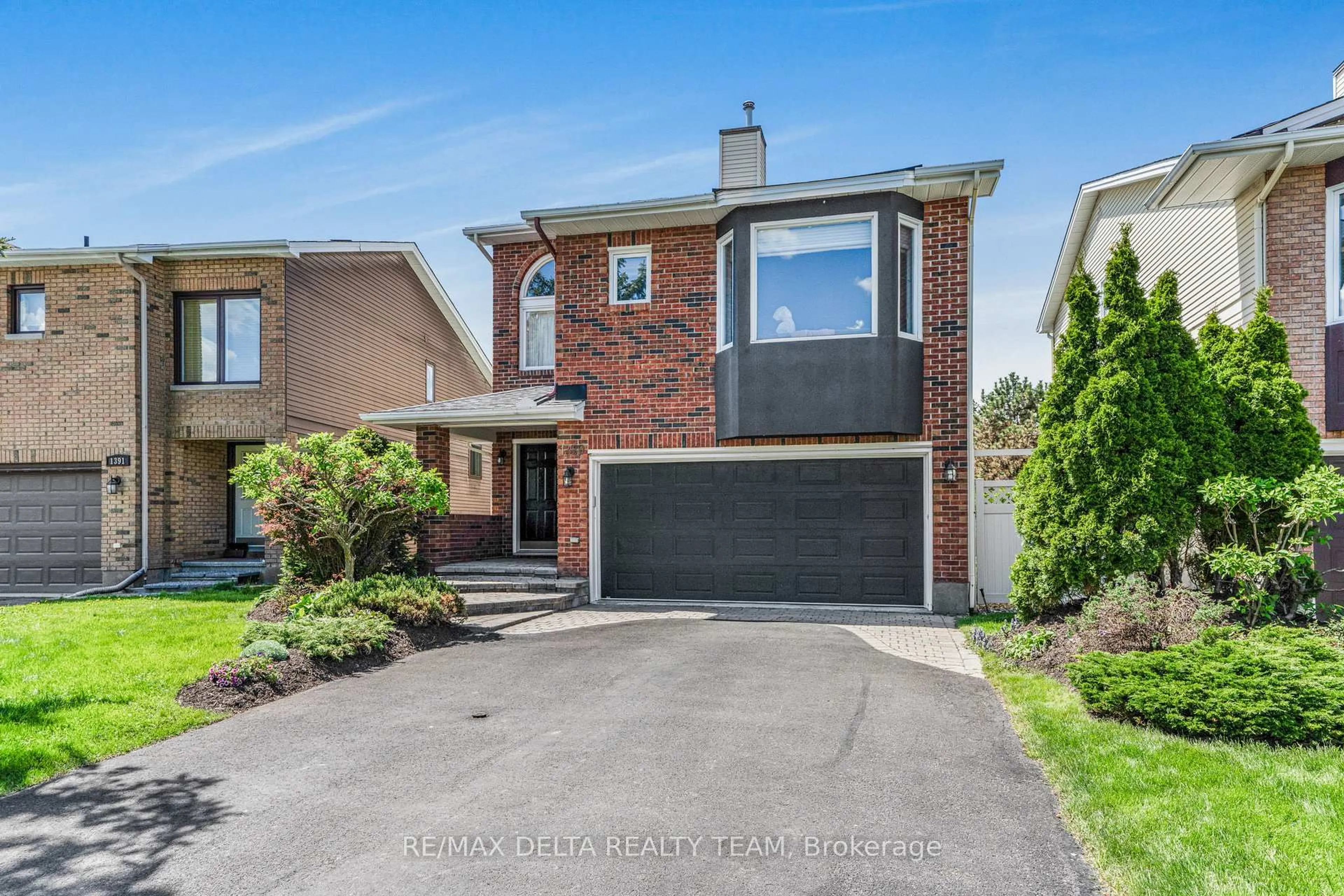 Home with brick exterior material, street for 1389 Norview Cres, Ottawa Ontario K4A 1Y4